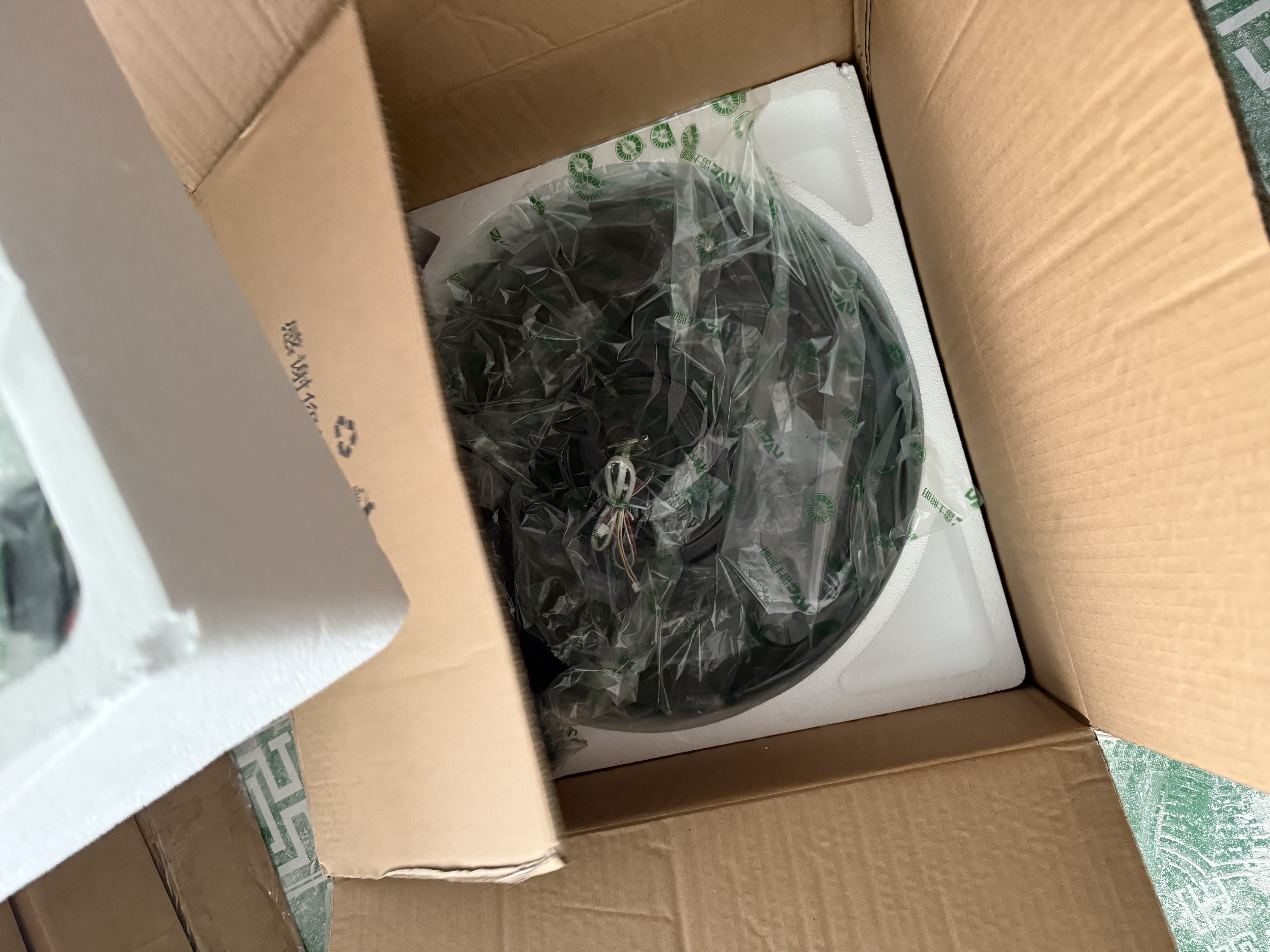 雷士（NVC）LED照明吊扇灯风扇灯客厅餐厅全光谱极简黑1级能效智控42寸48瓦 实拍图