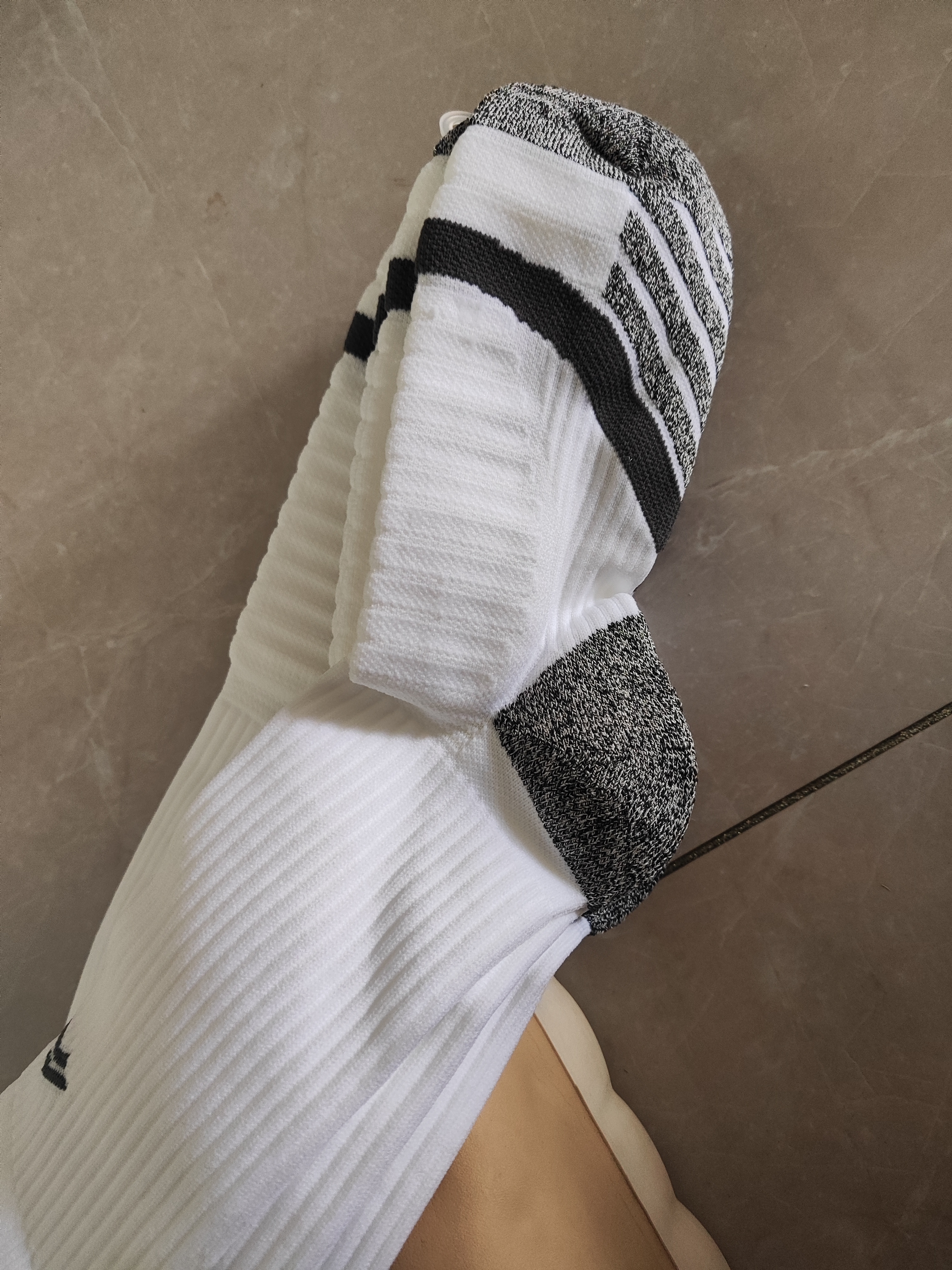 李宁（LI-NING）篮球袜男美式高帮运动跑步球员实战毛巾底加厚精英袜子 实拍图
