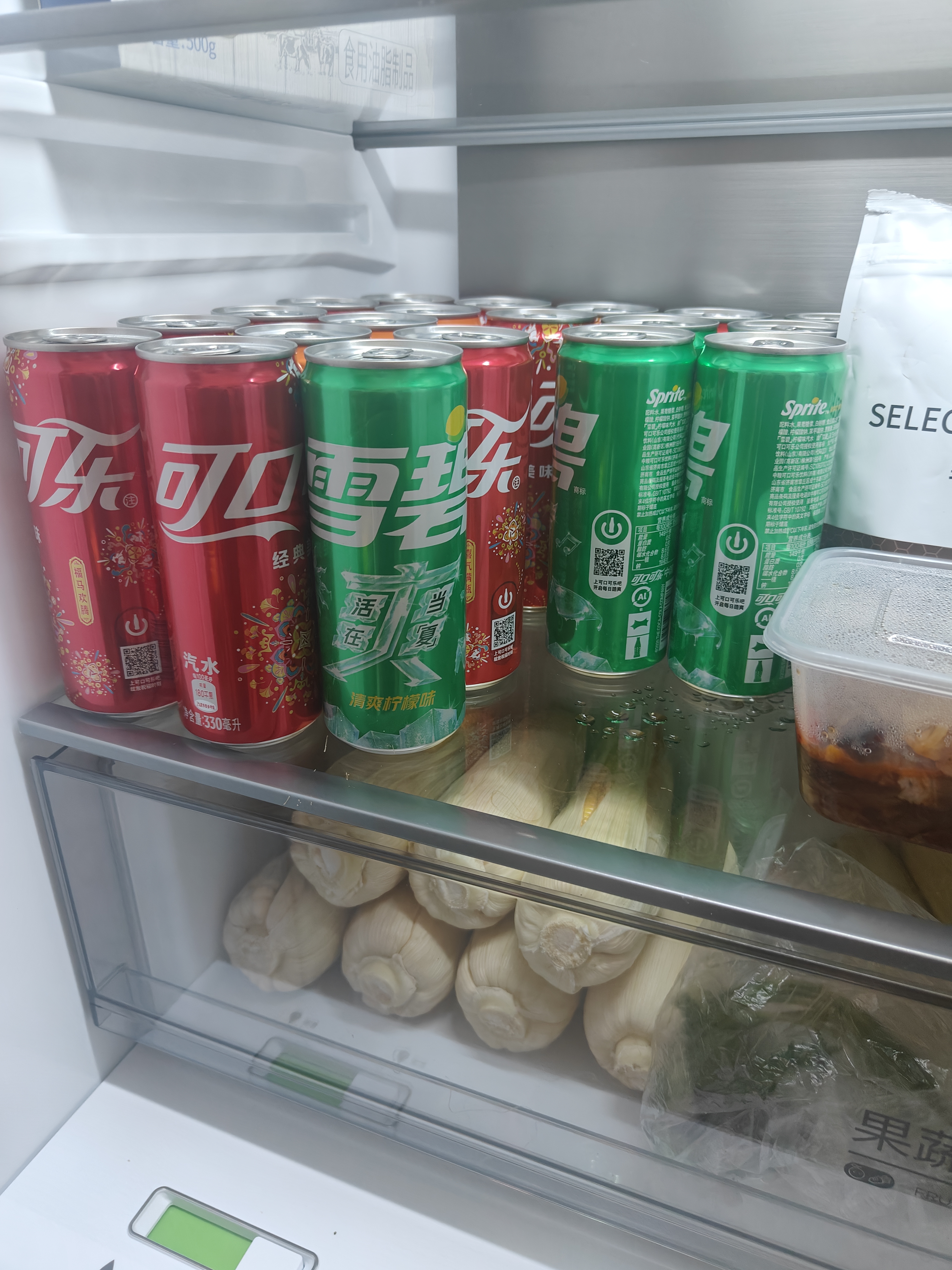 可口可乐（Coca-Cola）可乐*12+雪碧*8+芬达*4 有糖汽水 碳酸饮料  330ml*24罐 实拍图
