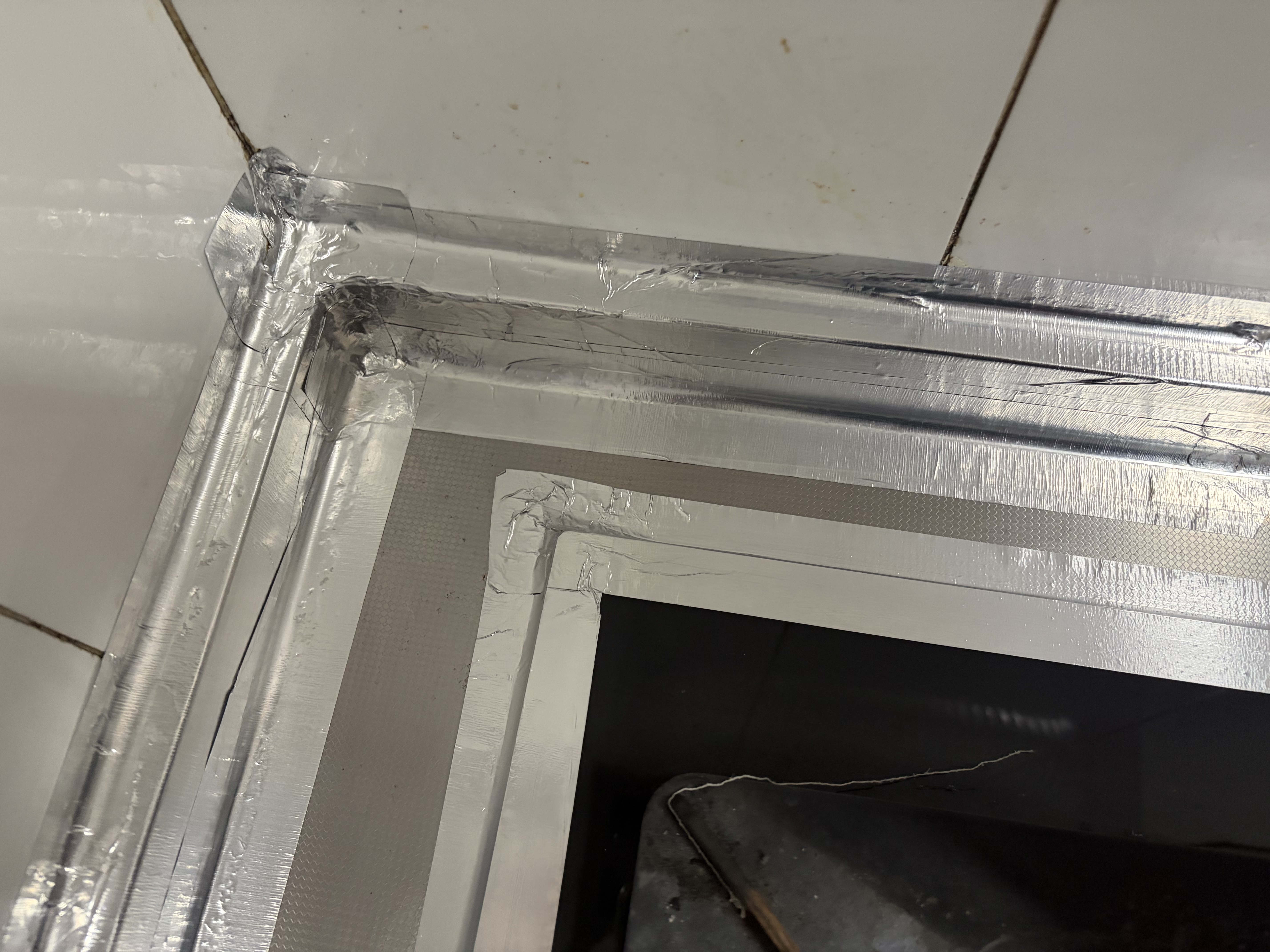 米乐奇耐高温铝箔胶带 加厚锡箔纸自粘贴纸厨房防水防潮防油污胶带 油烟机管道修补隔热密封 4.8厘米*20米*60μm厚 实拍图