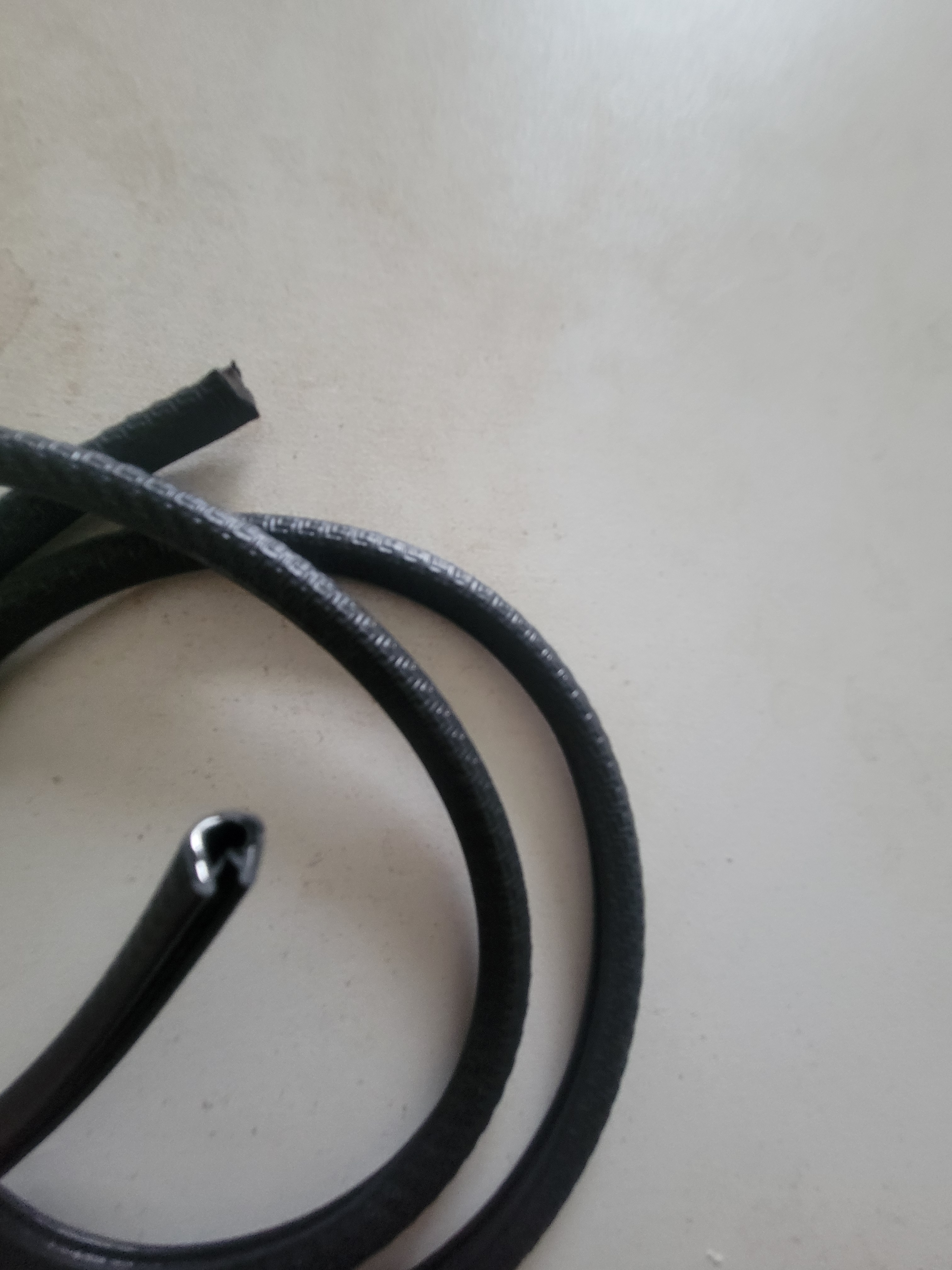 亿利威振（yiliweizhen）自夹型U型骨架密封条橡胶u型包边条不锈钢桥架钣金铁皮防割手封边条 【黑色】高8*宽6mm卡0.3-1.5mm 实拍图