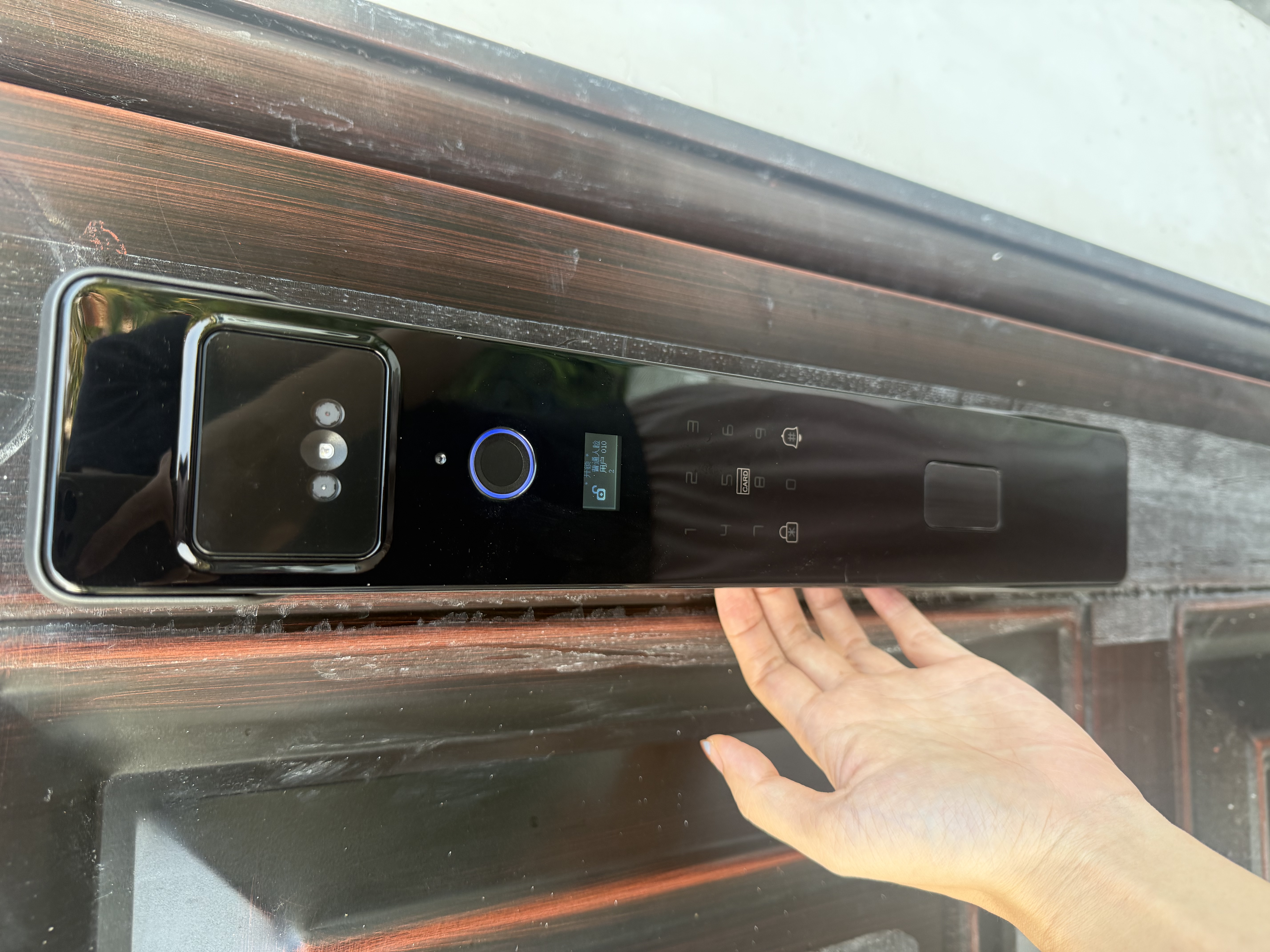 英典R70 Pro掌静脉智能门锁指纹锁3D人脸识别智能锁电子锁入户密码锁 掌静脉解锁+主动视频对讲+3D人脸 实拍图
