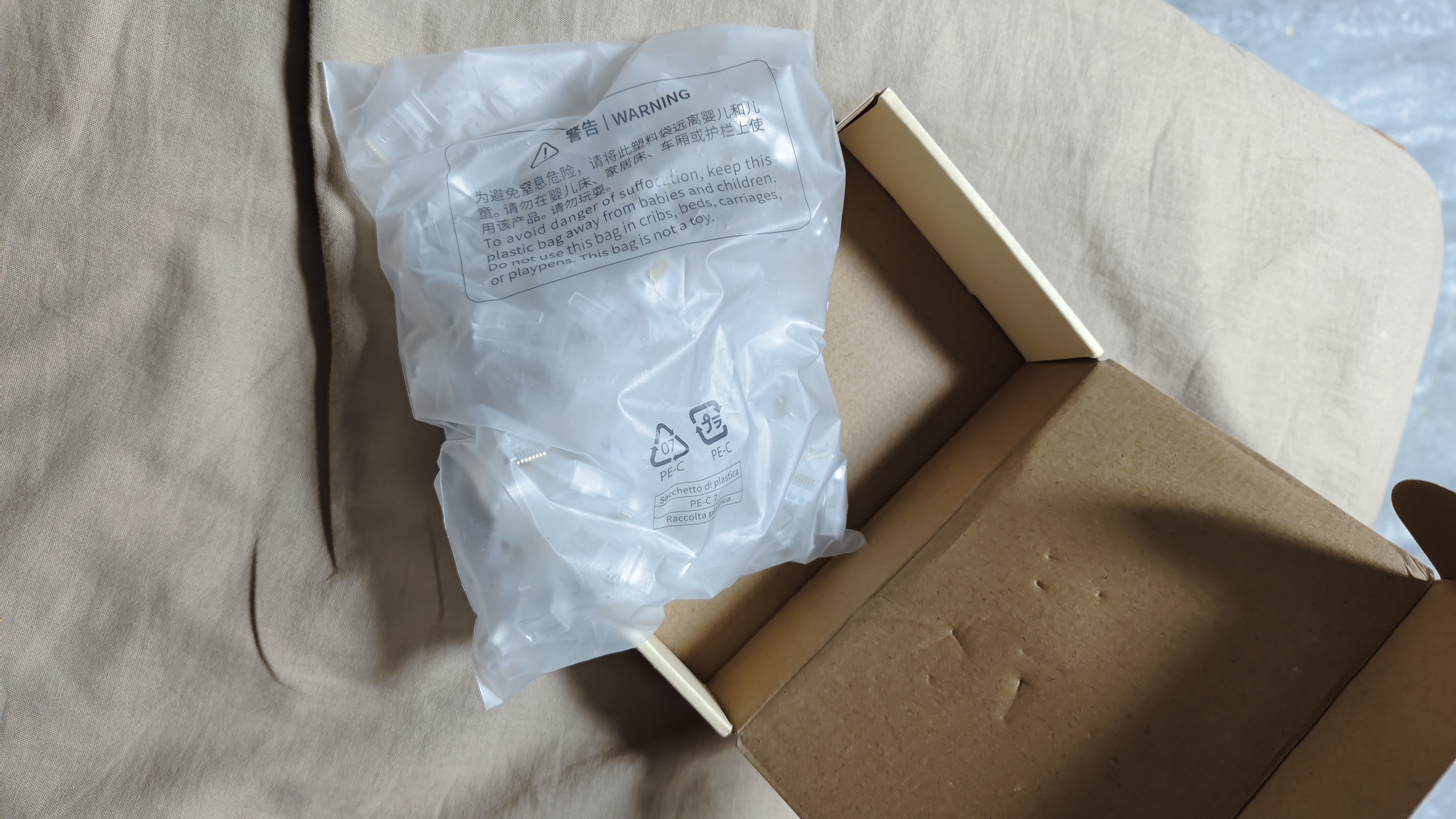 绿联六类网线水晶头 6类千兆网络接头 CAT6镀金工程级RJ45电脑连接器适用超六类非屏蔽网线 100个60558 实拍图