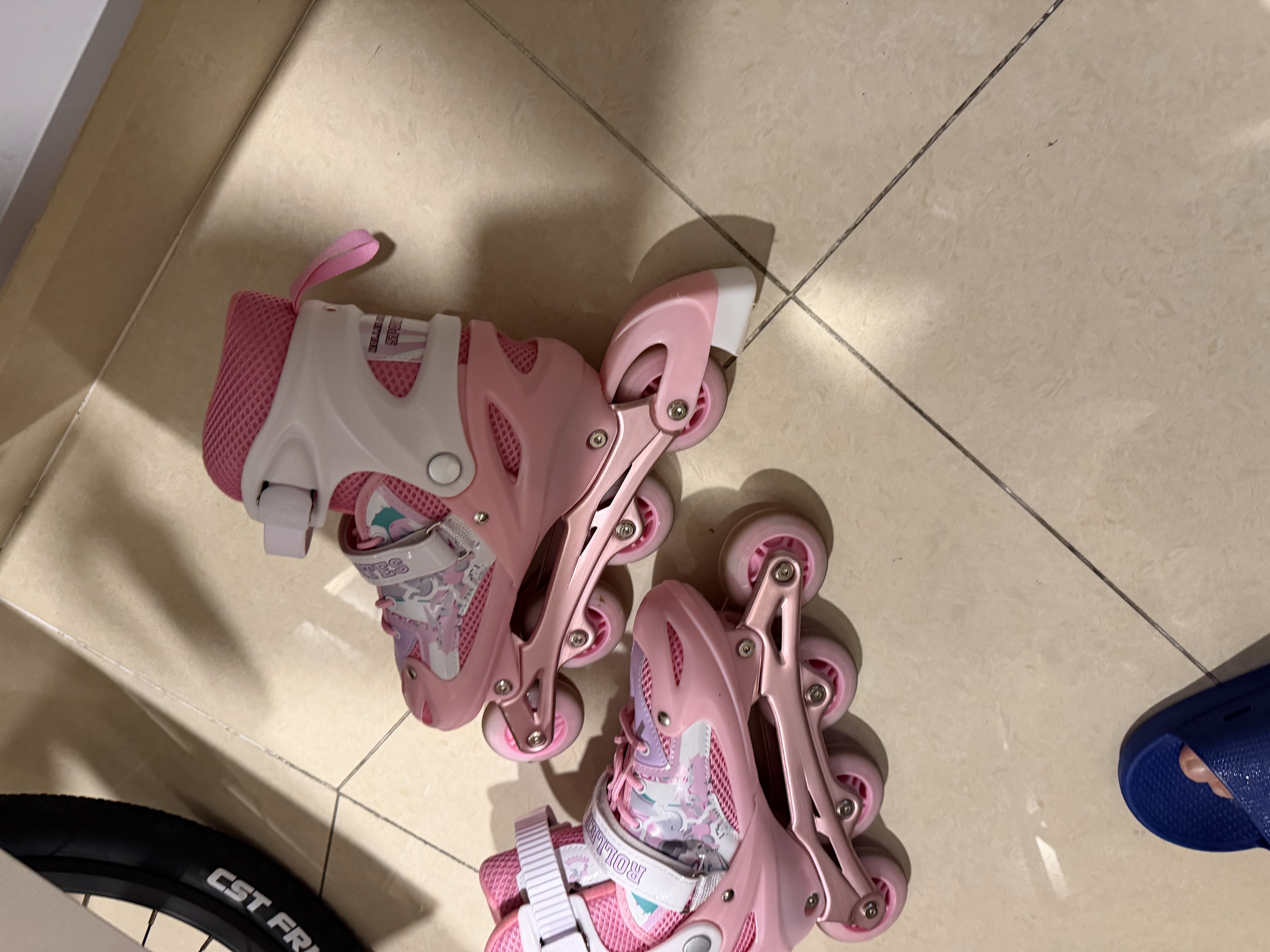 361°儿童轮滑鞋初学者中小学男童女童溜冰鞋闪光轮旱冰鞋套装 粉色L码 实拍图