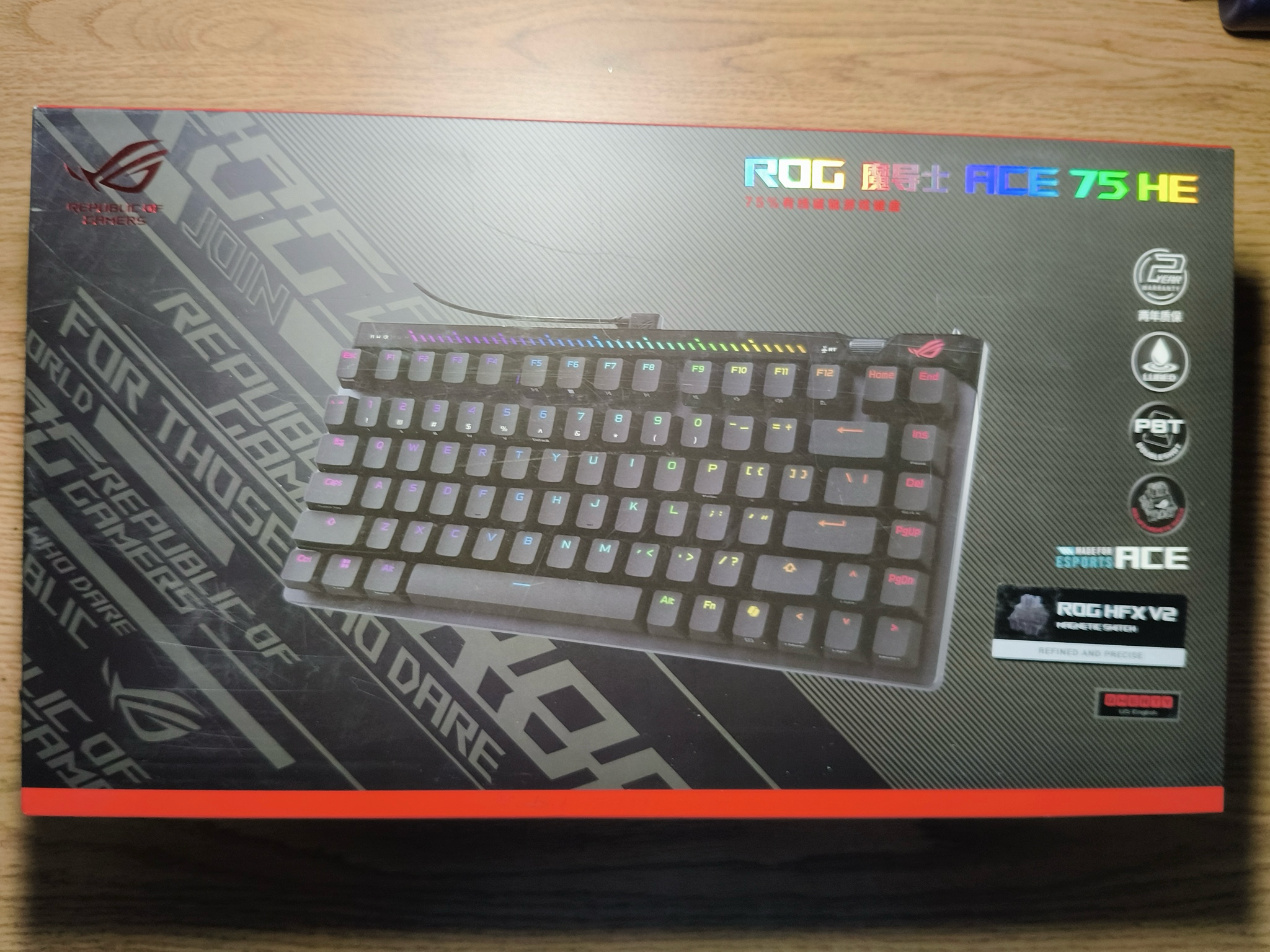 ROG魔导士Ace 75HE 有线游戏键盘 磁轴键盘 HFX V2磁轴RT0.01电竞机械键盘 小蜜蜂冠军战队同款 黑色 实拍图