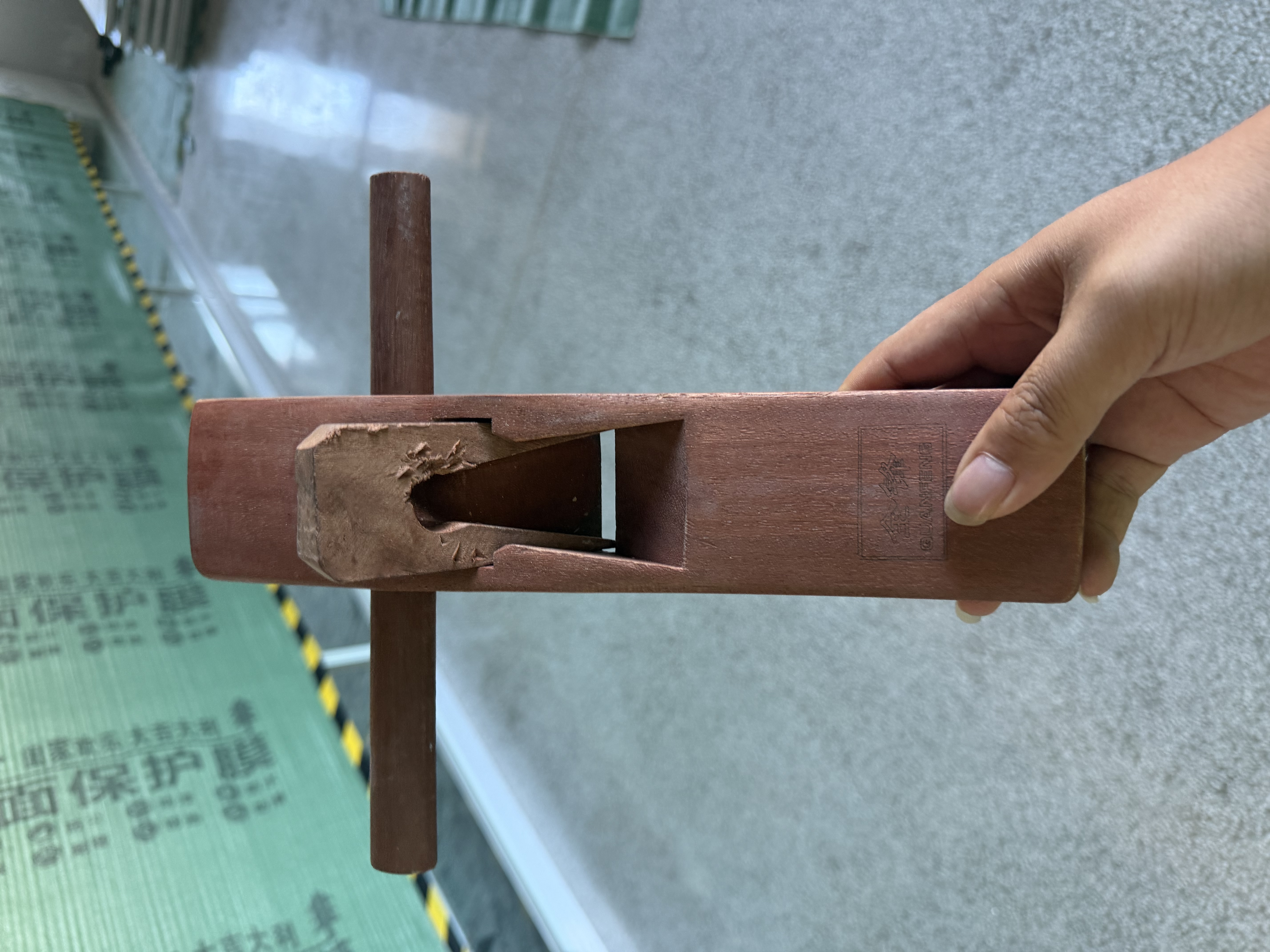 全锋木工刨手推刨刨刀红木木刨木老式手动刨子手工刨木工木匠DIY工具 28CM红木木工刨【含刨刀】 实拍图