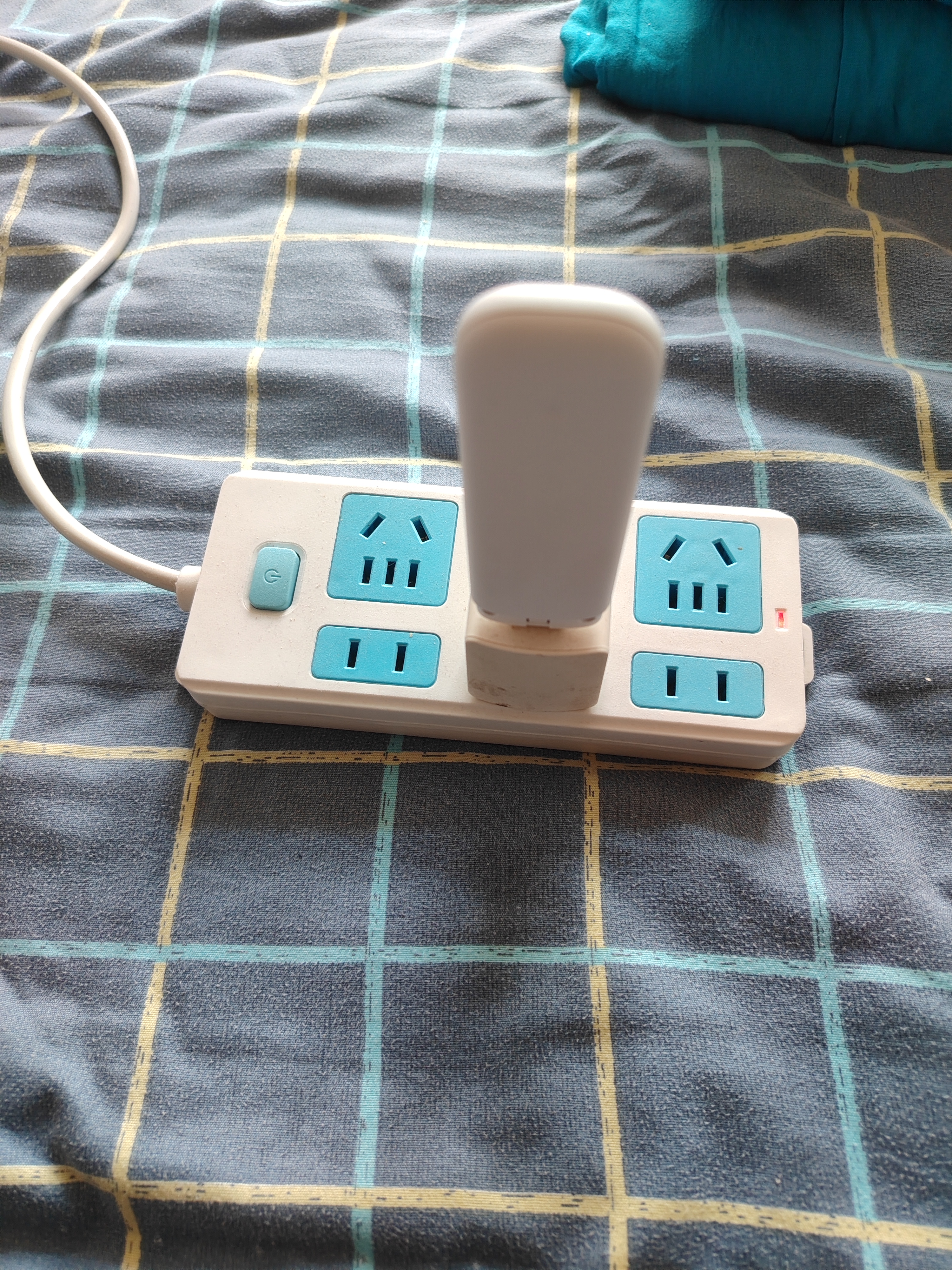 中兴（ZTE）F32随身wifi6免插卡无线上网卡支持5G/4G设备全网通路由器无限随行wi-fi车载宿舍户外流量卡托2026 实拍图
