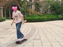 统步陆地冲浪板儿童滑板初学者成人专业免蹬弹簧桥四轮全闪29寸陆冲板 实拍图