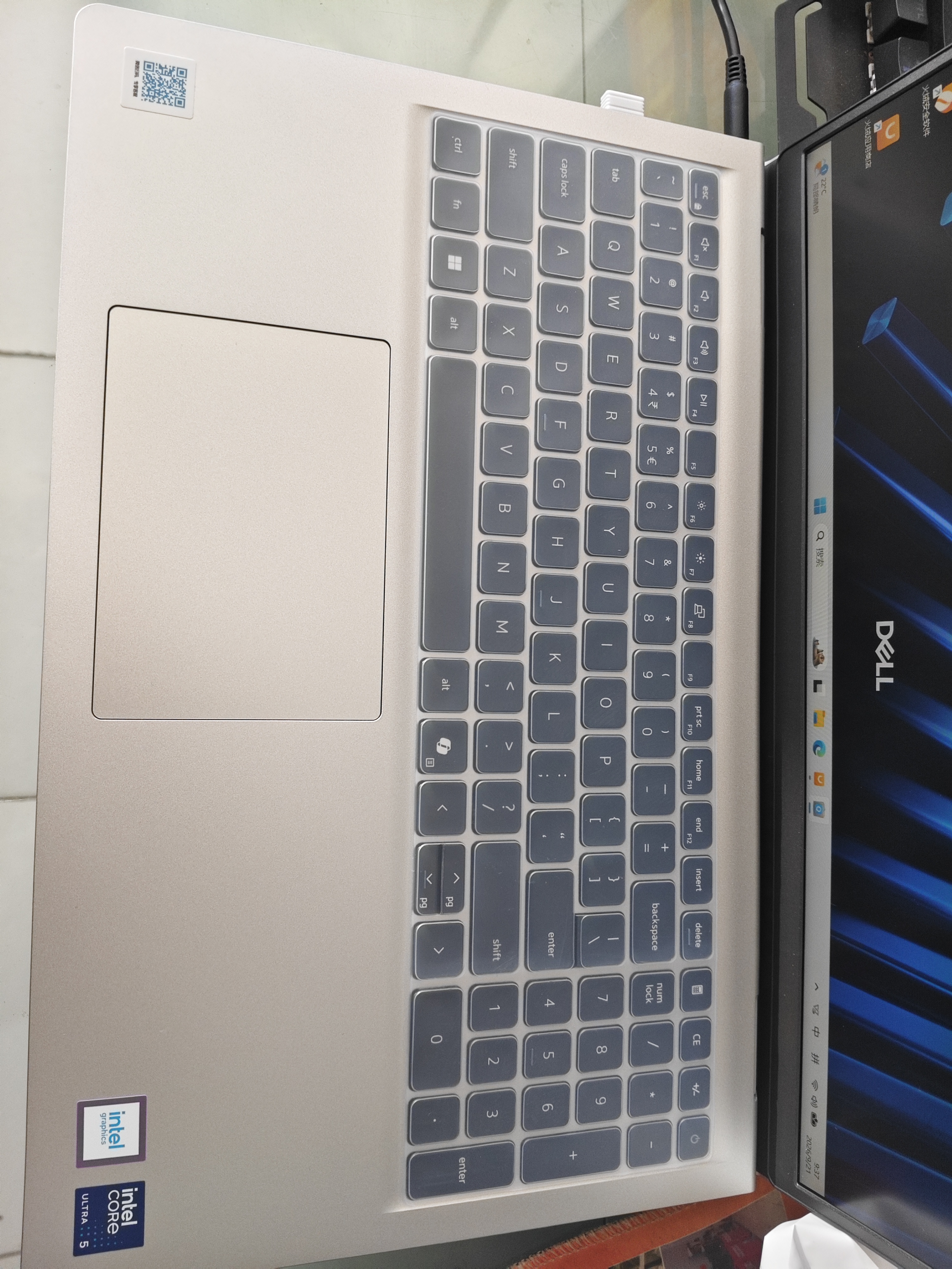 戴尔（DELL）灵越15Pro【2026新品补贴15%】AI超轻薄笔记本电脑15.6英寸便携大屏全能大学生办公商务游戏手提本 Ultra5-225H 锐炫显卡 120Hz高刷屏 16G DDR5内存  实拍图