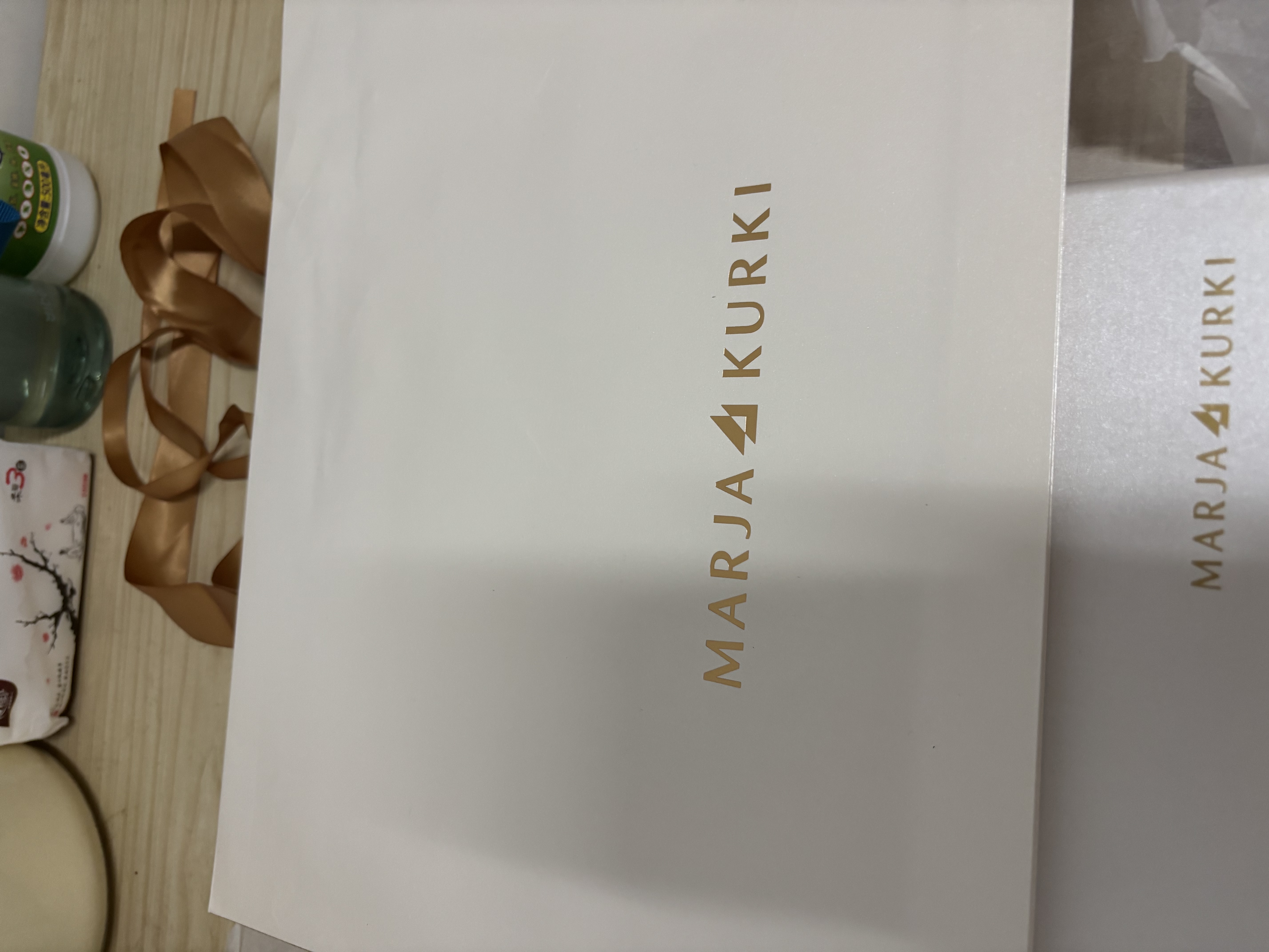 玛丽亚·古琦（MARJA KURKI）羊毛围巾女礼盒装保暖披肩围巾两用千鸟格围脖女送女友爱人 白/酒红/灰 实拍图
