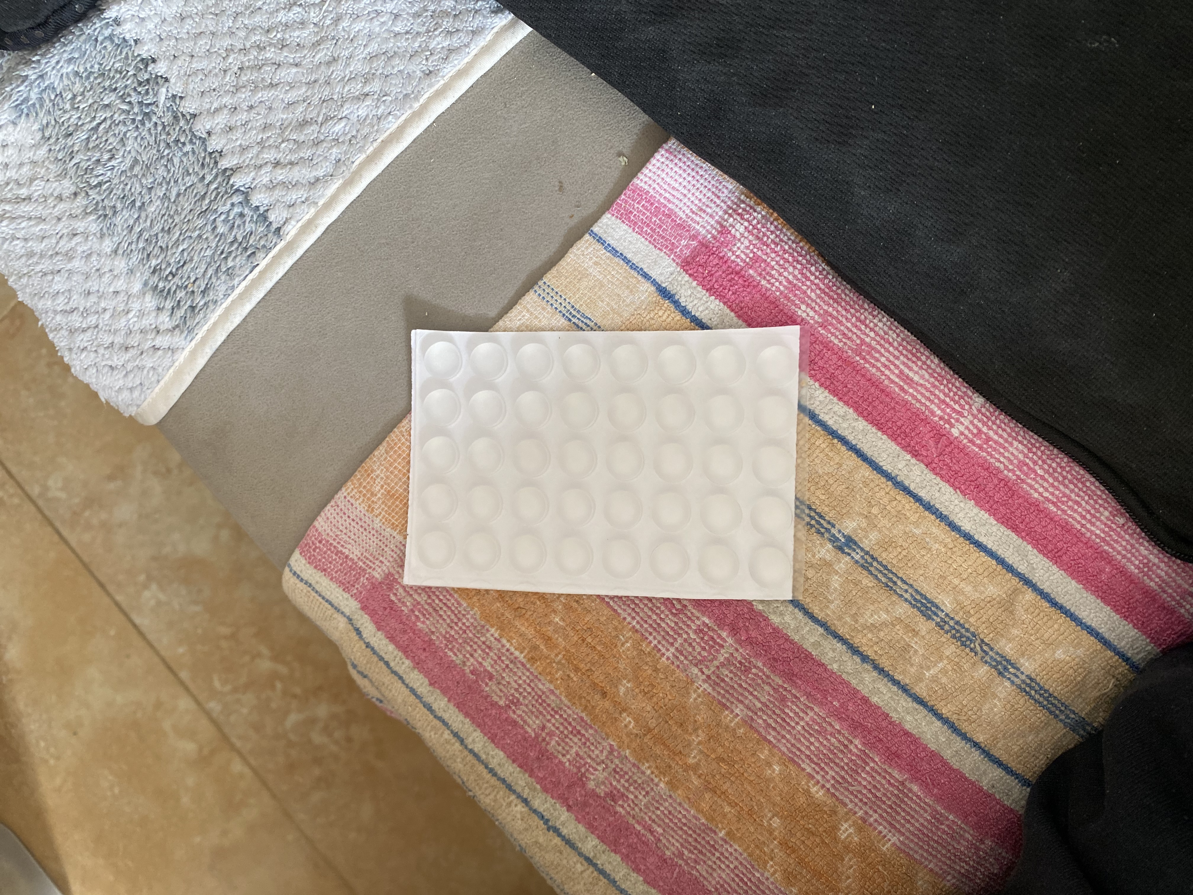 防撞胶粒透明家具橱柜门窗防滑垫缓冲消音静音防撞贴防撞垫脚垫 11*3mm【40粒】 防撞胶粒 实拍图
