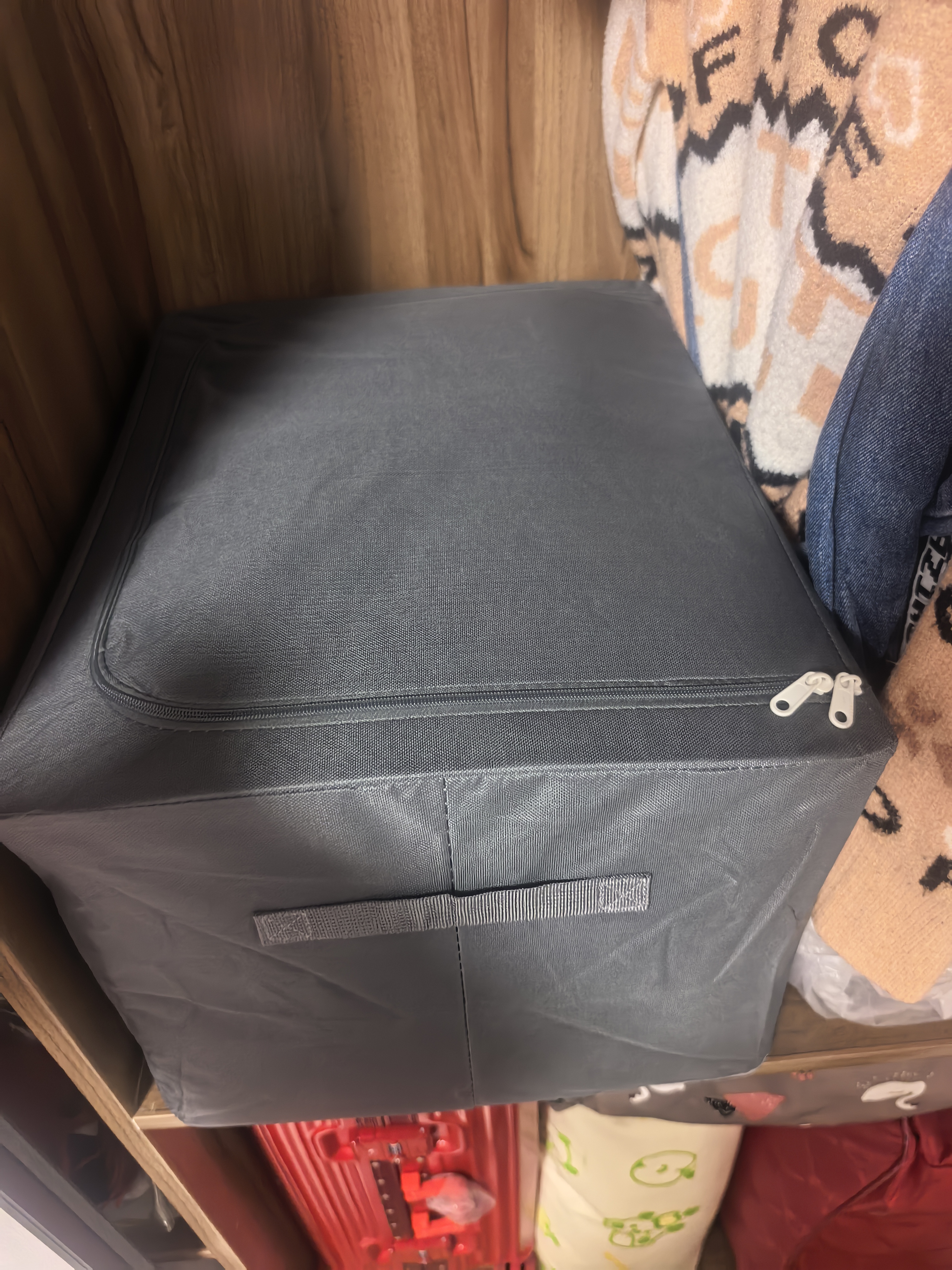邦尼美家衣服收纳箱家用大容量布艺整理箱衣柜装衣物折叠框袋牛津布储物箱 深灰色-【加厚牛津布】竖窗 66L（长50*宽40*高33cm）大容量 实拍图