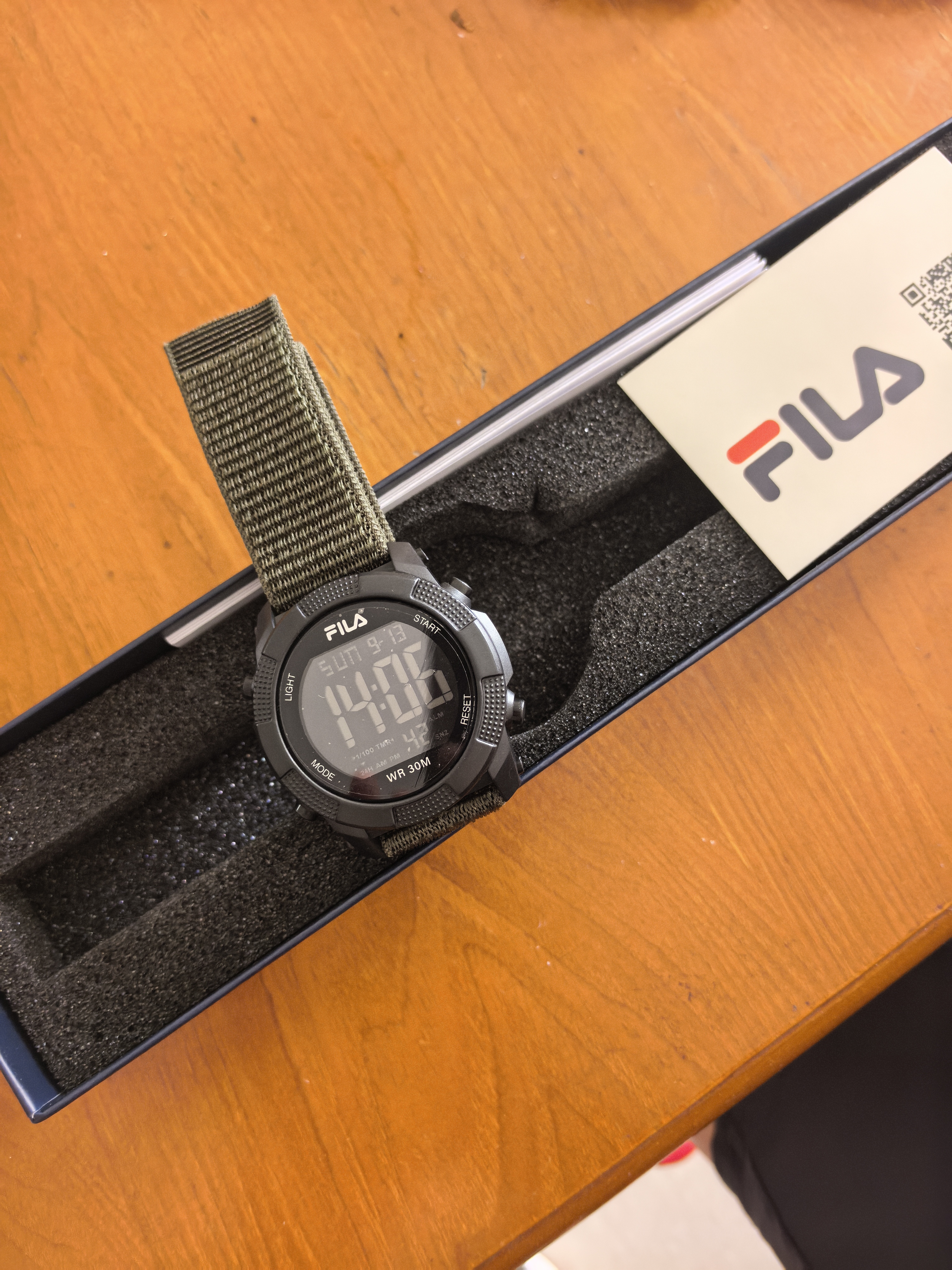 斐乐（FILA）手表夜光电子表运动潮流防水学生表初高中大学生考试表6985-001 实拍图