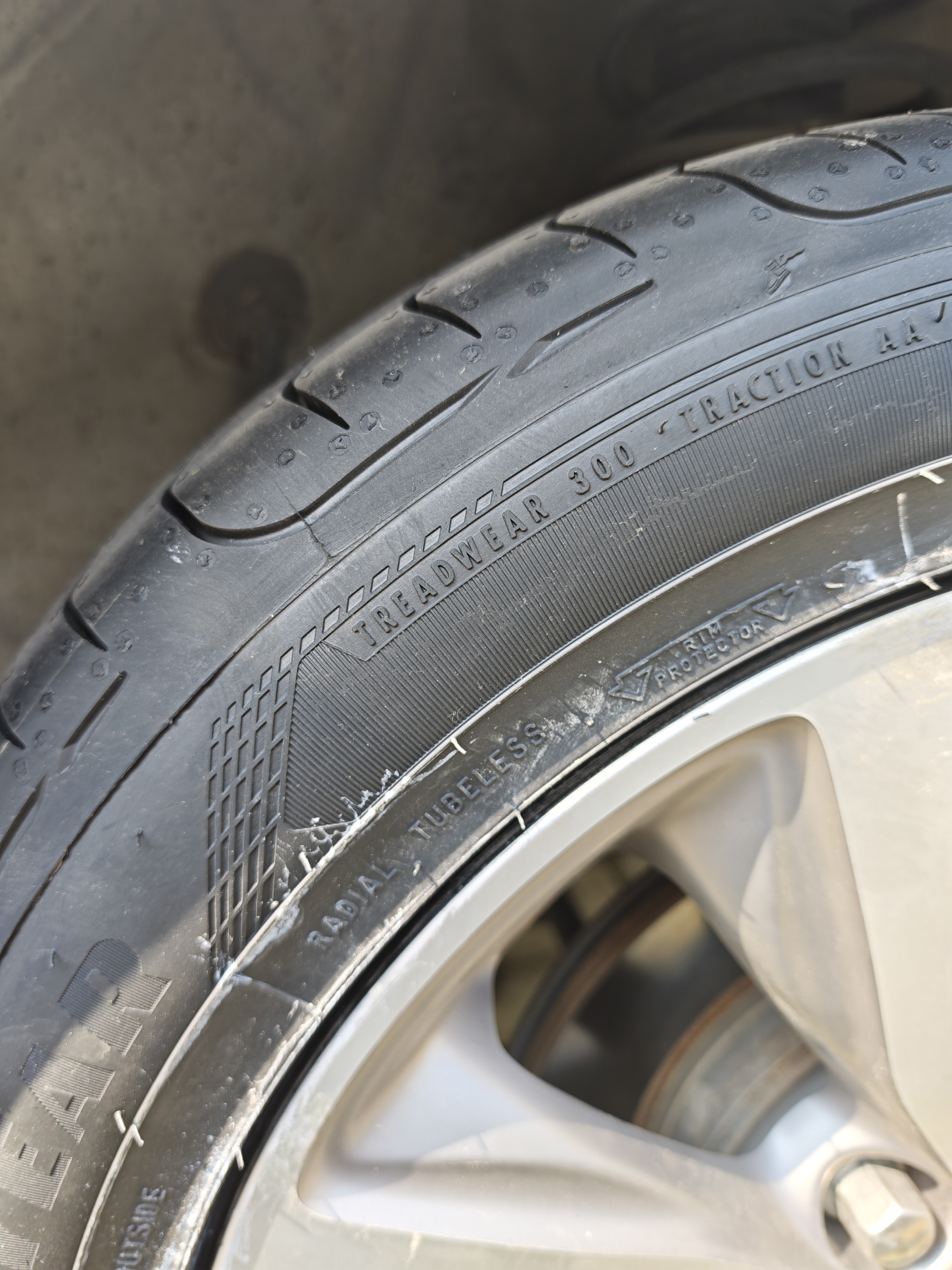 固特异（Goodyear）汽车轮胎 205/55R16 91W 鹰驰F1酷跑 适配 速腾/卡罗拉 御乘升级 实拍图