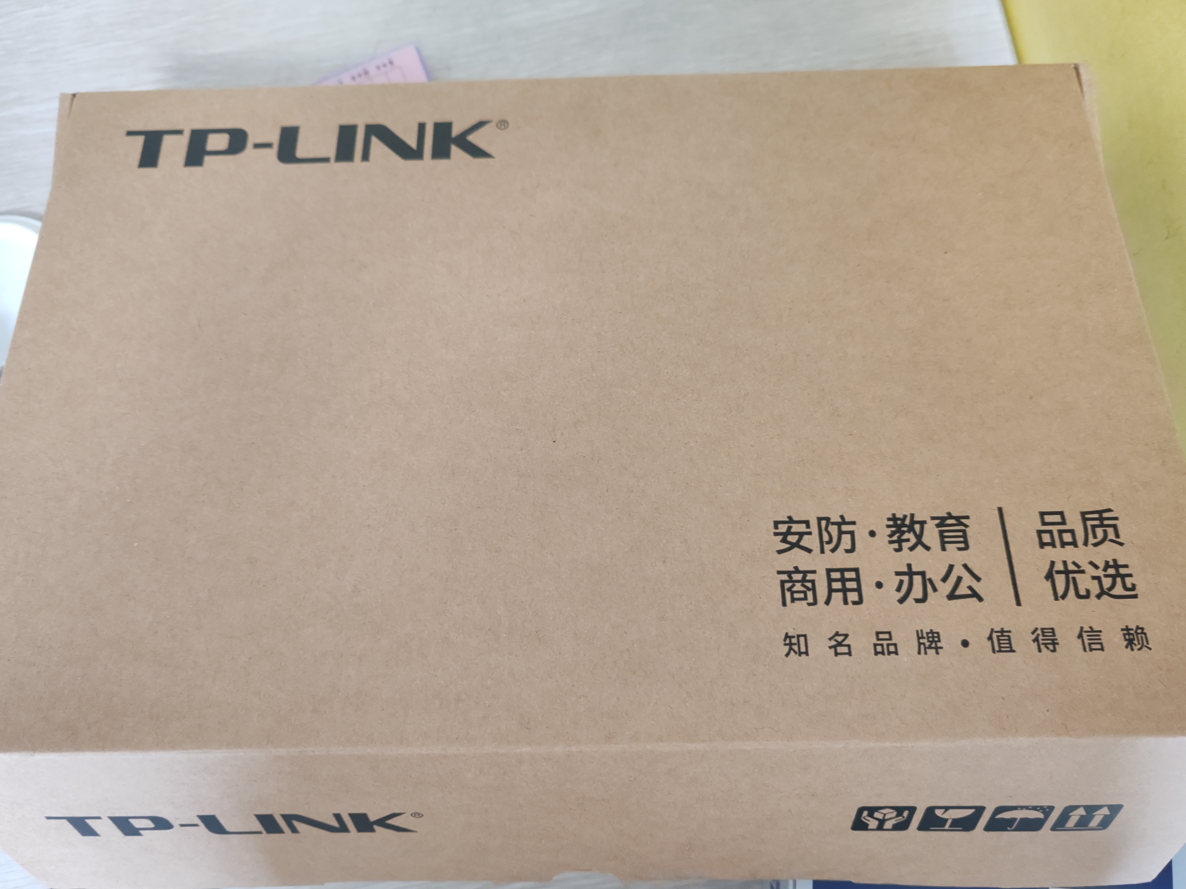 普联（TP-LINK） TL-SF1024D  24口百兆非网管交换机 端口自动翻转 线速转发 即插即用 MAC地址自学习 实拍图