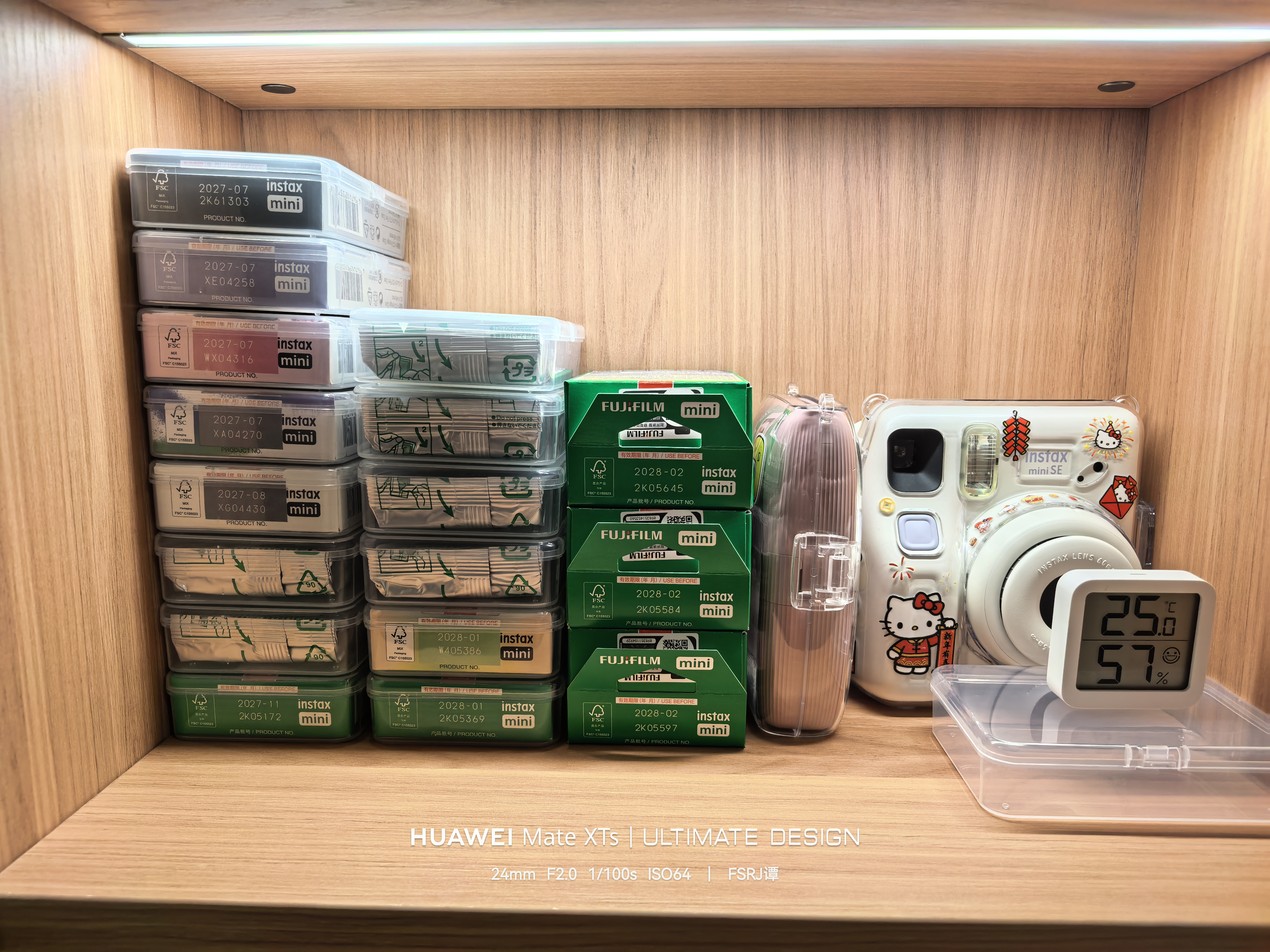 富士（FUJIFILM）instax迷你相纸3寸拍立得专用相纸3寸相纸适用mini7+/41/99/evo/13/12/liplay+等型号 10张HelloKitty手绘相纸+相册*1 实拍图