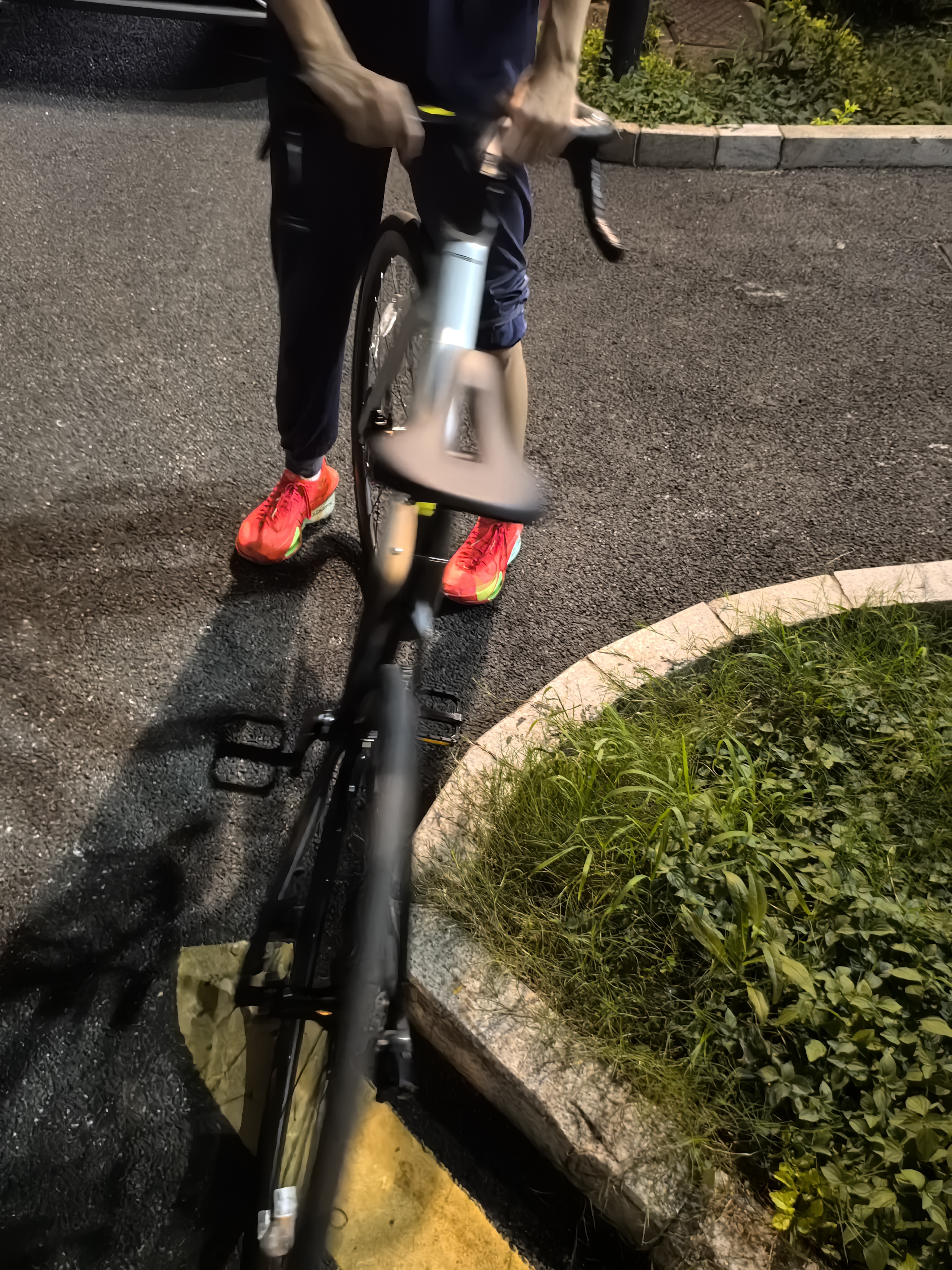 沃尔森C1580德规自行车灯前灯山地公路车夜骑强光手电筒充电骑行装备 实拍图
