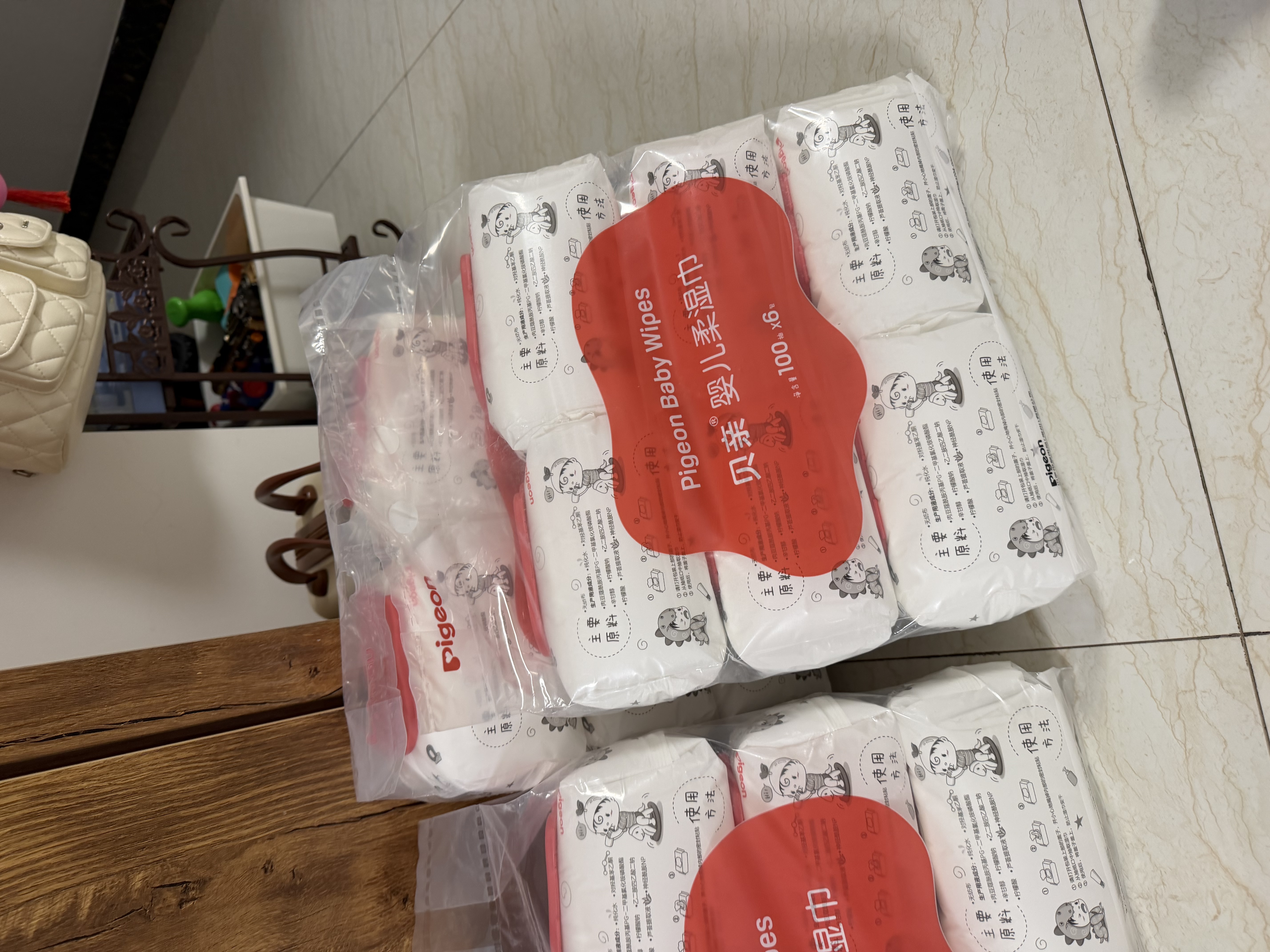 贝亲（Pigeon）新生婴儿手口柔湿巾加厚擦口擦手擦屁屁湿纸巾婴儿专用100抽*18包 实拍图