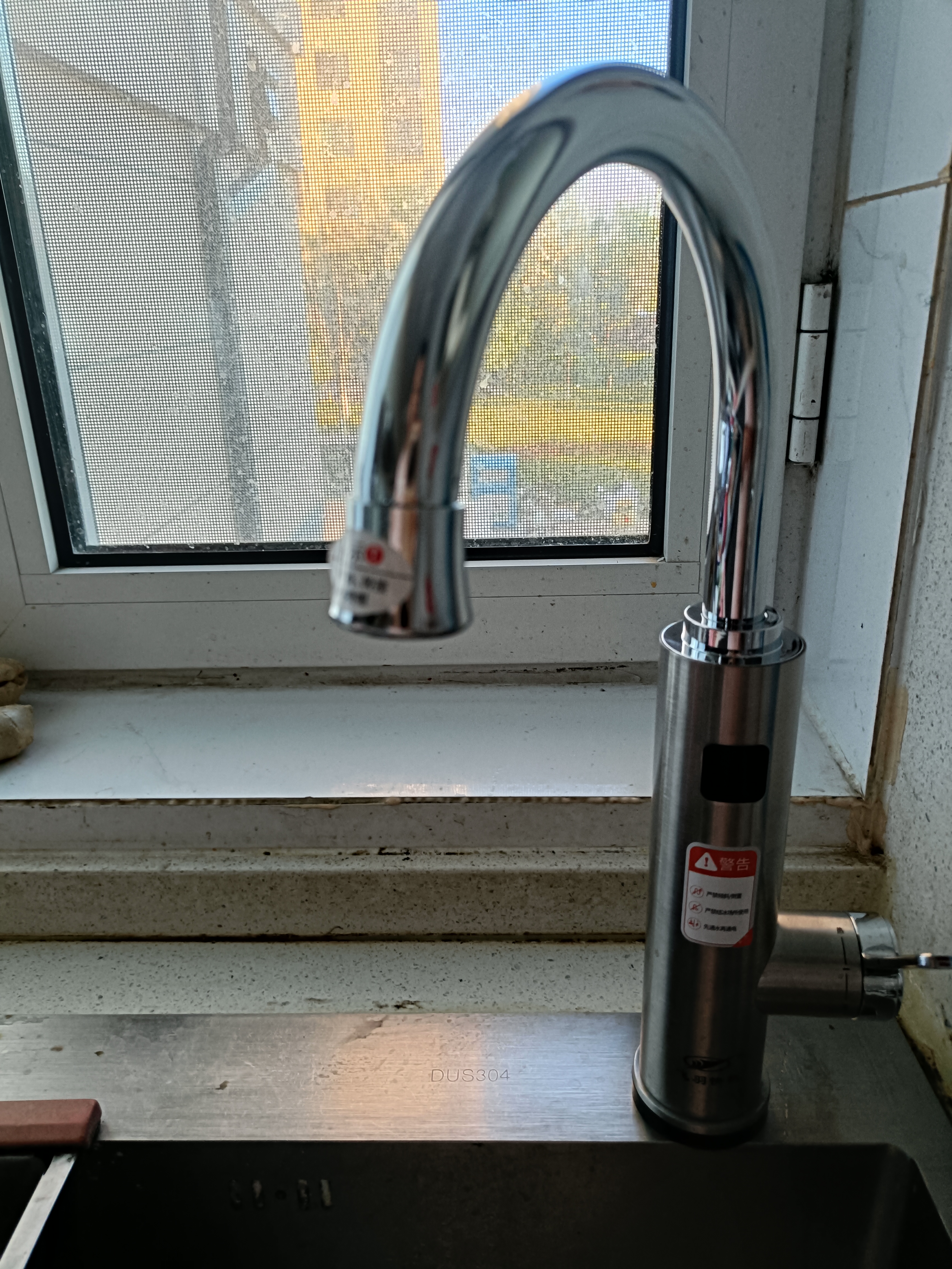 飞羽电热水龙头加热器即热式小厨宝电热水器速热水龙头即热水龙头热水水龙头热得快厨房宝家用过水热 【不锈钢机身】免费安装+霆芯速热+漏电保护插头 实拍图
