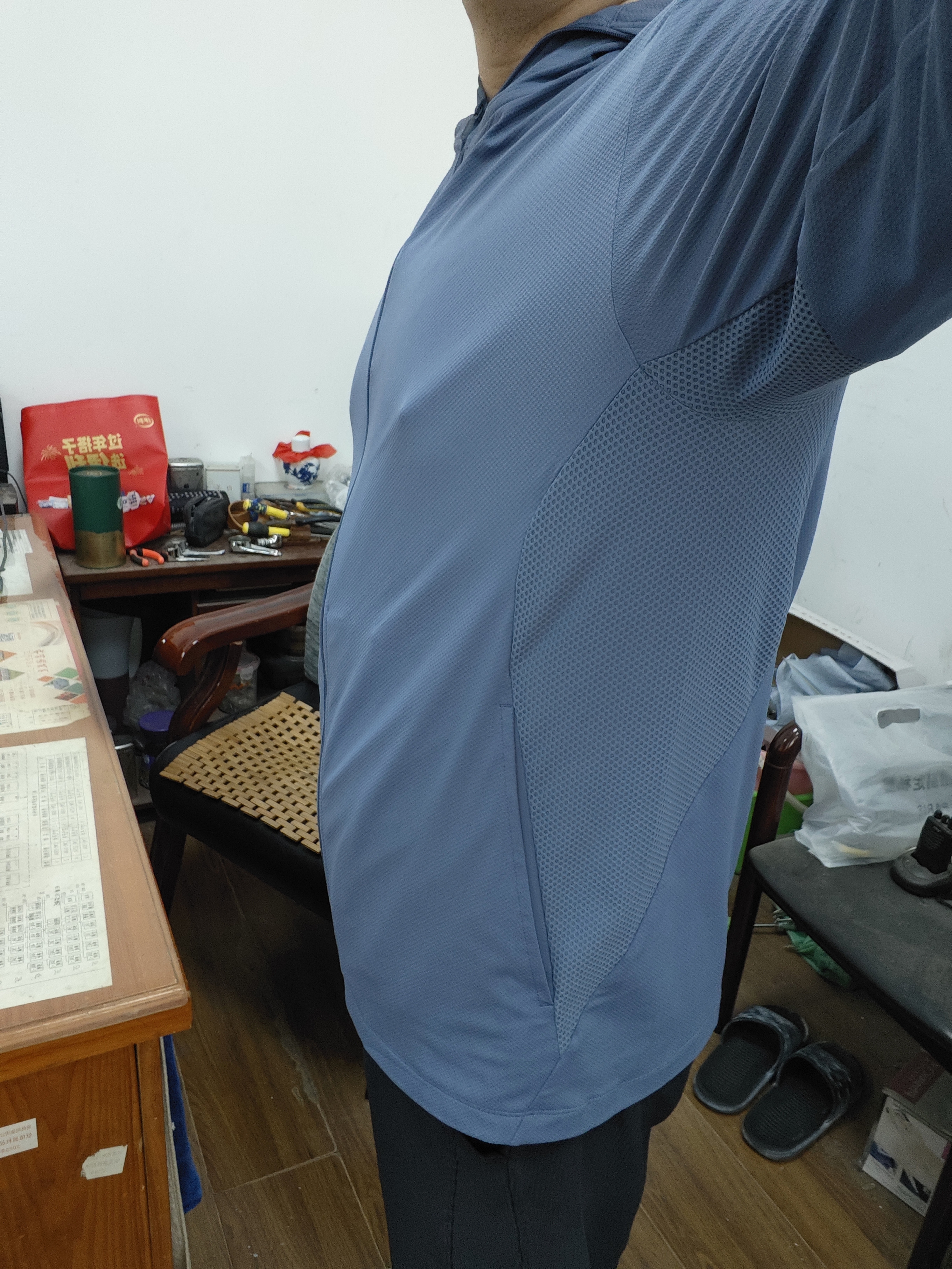 蕉下（beneunder）防晒衣男薄外套防紫外线透气户外钓鱼休闲高弹夏AS105冻湖蓝2XL 实拍图