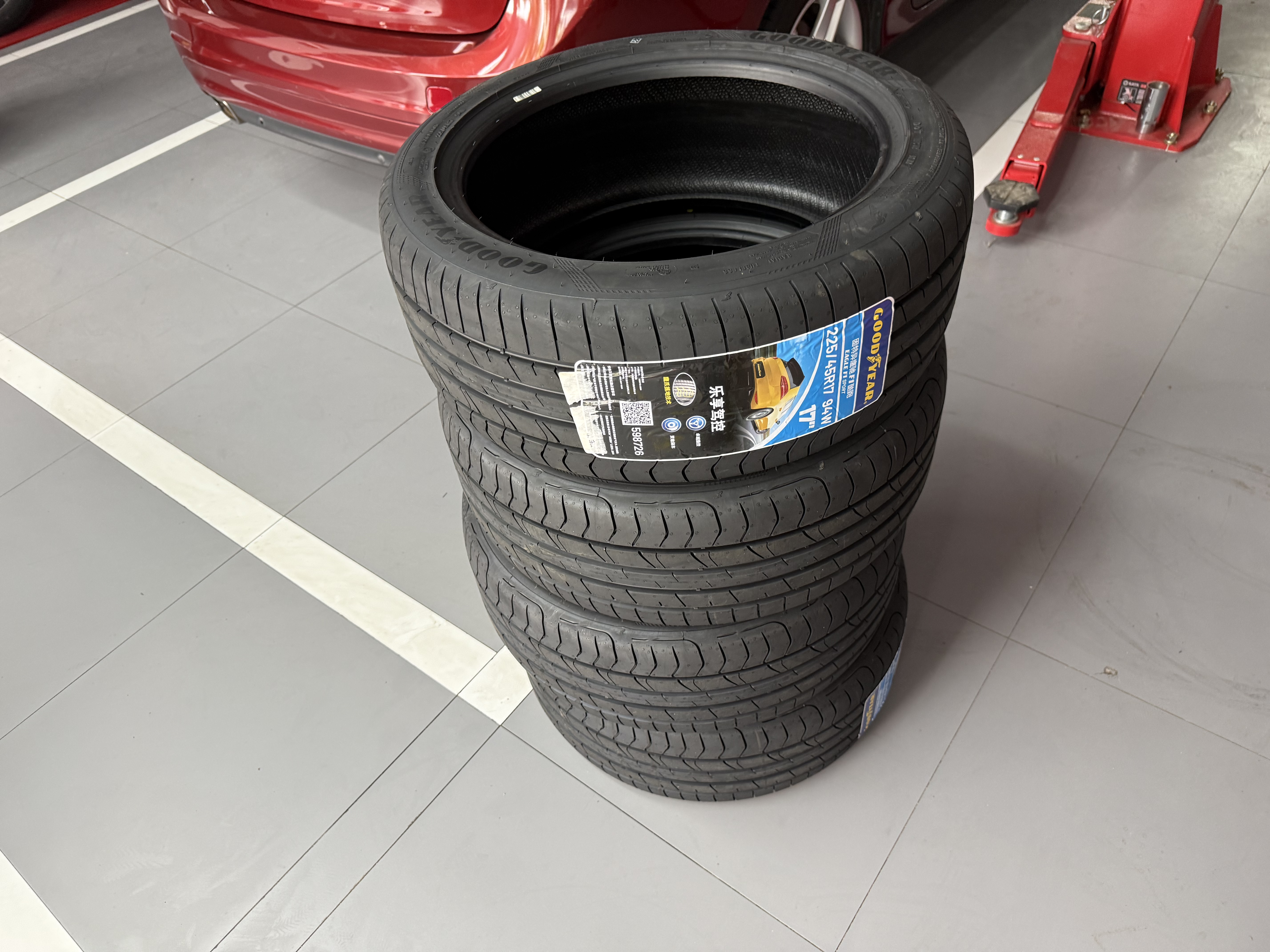 固特异（Goodyear）汽车轮胎225/45R17 94W 鹰驰F1酷跑 适配科鲁兹现代奥迪 御乘升级 实拍图