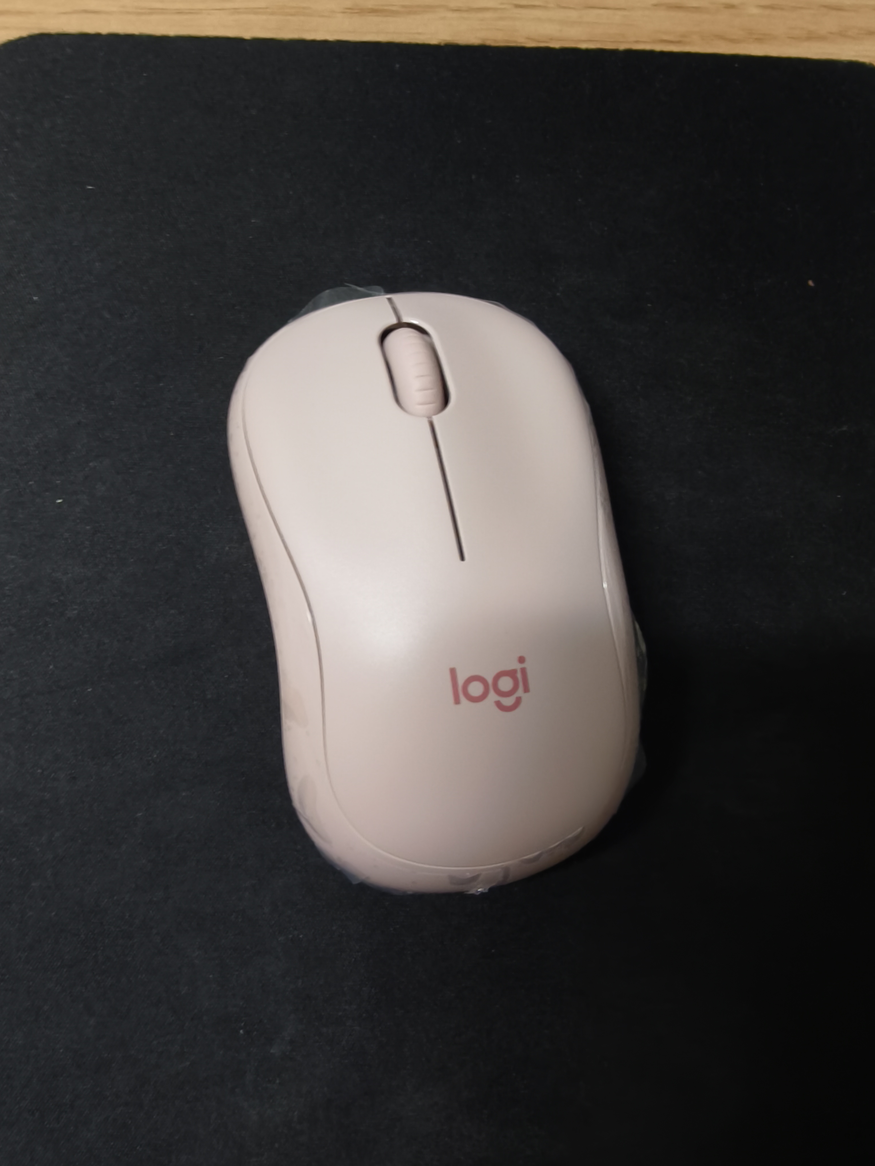 罗技（Logitech）M221轻音鼠标 无线鼠标 办公鼠标 对称鼠标 带无线微型接收器 茱萸粉 实拍图