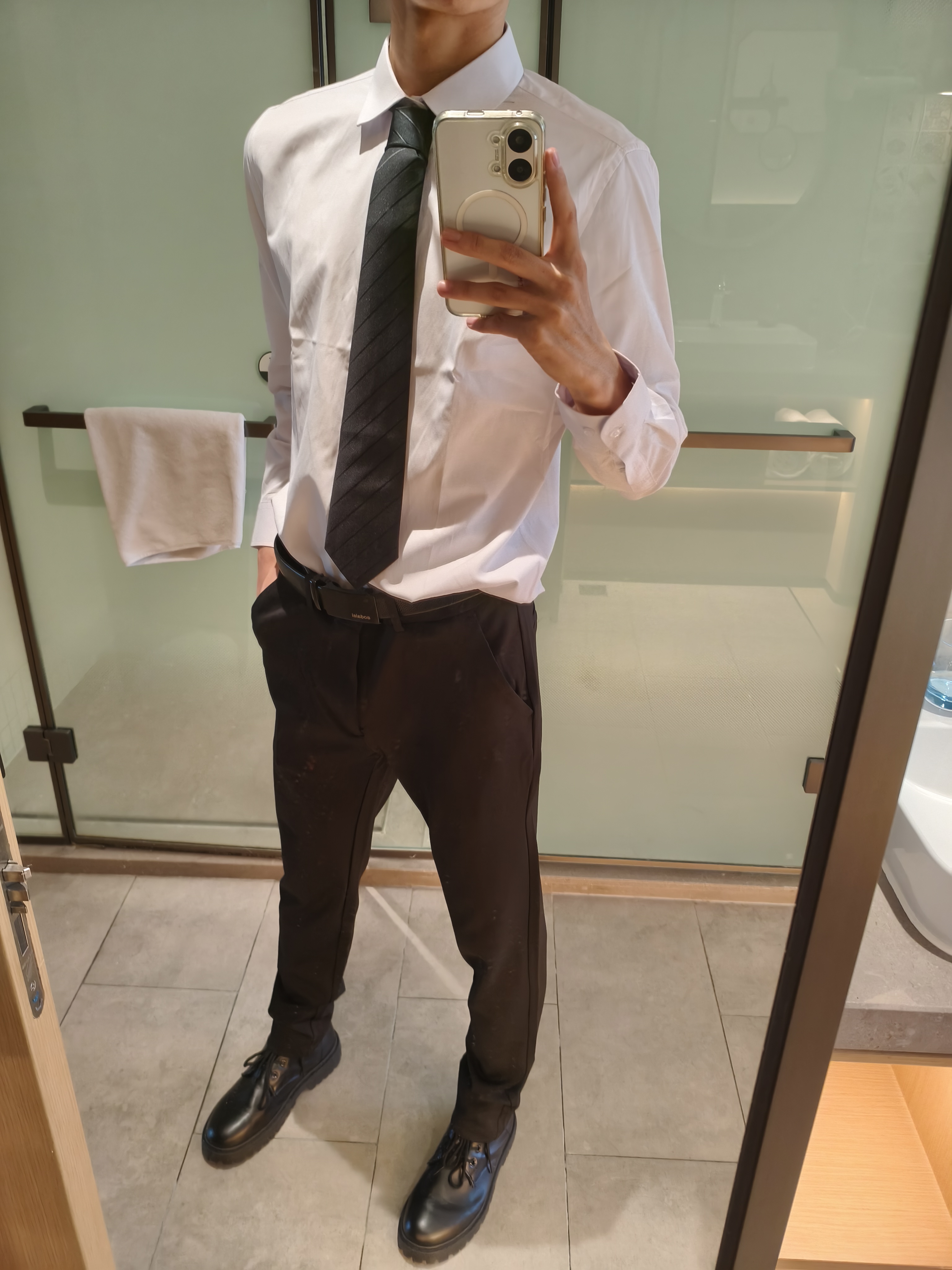 马尼亚袋鼠（MANIYADAISHU）大学生面试职业装正装男士套装商务长袖白色衬衫西装裤西服一套装 长袖衬衫+裤子【赠领带+皮带】 XL 【125-140斤】 实拍图