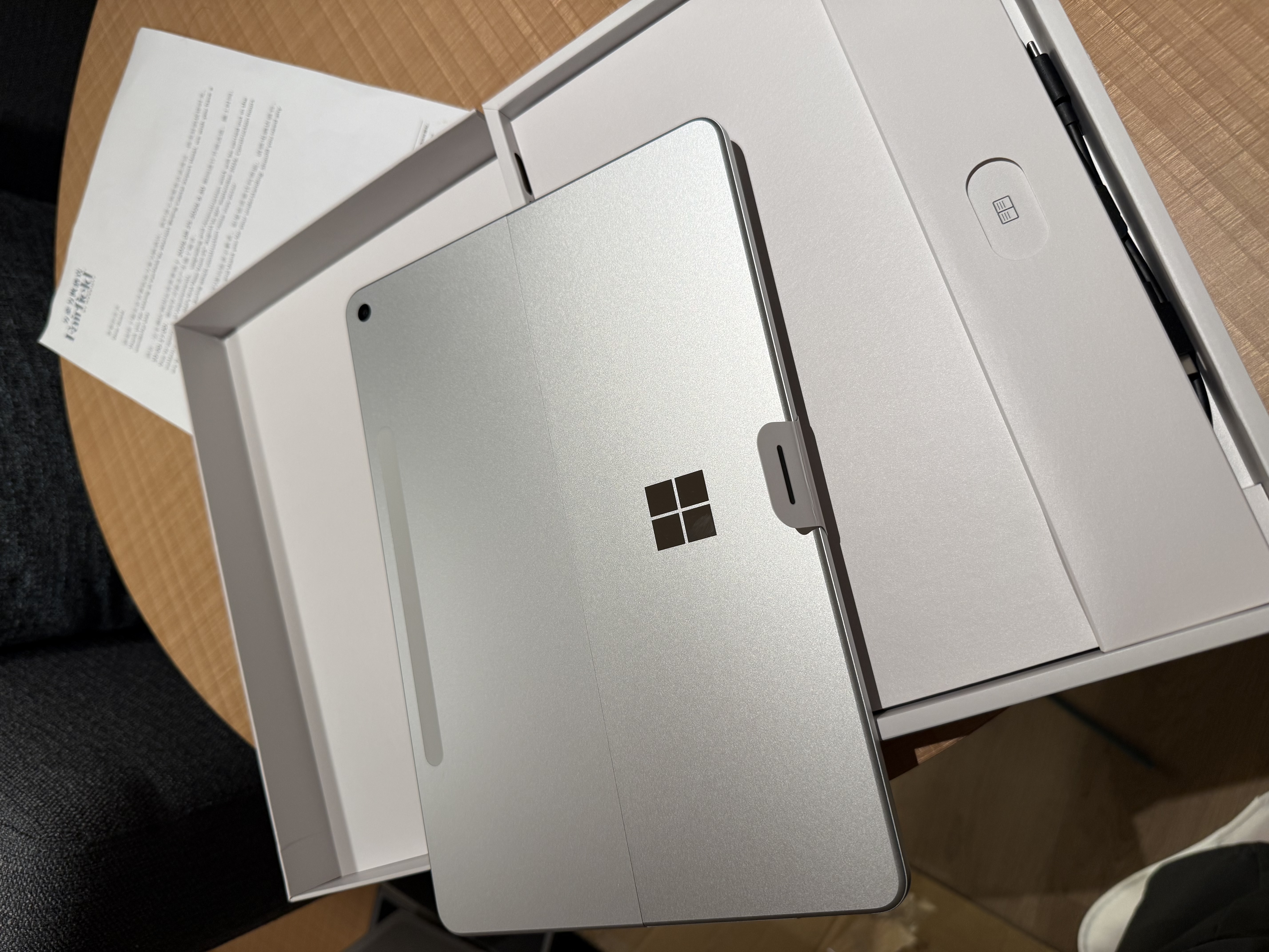 微软（Microsoft）Surface Pro 12英寸 二合一笔记本电脑 国家补贴 轻薄本 AI+PC 骁龙 X Plus 16G 512G 亮铂金 实拍图