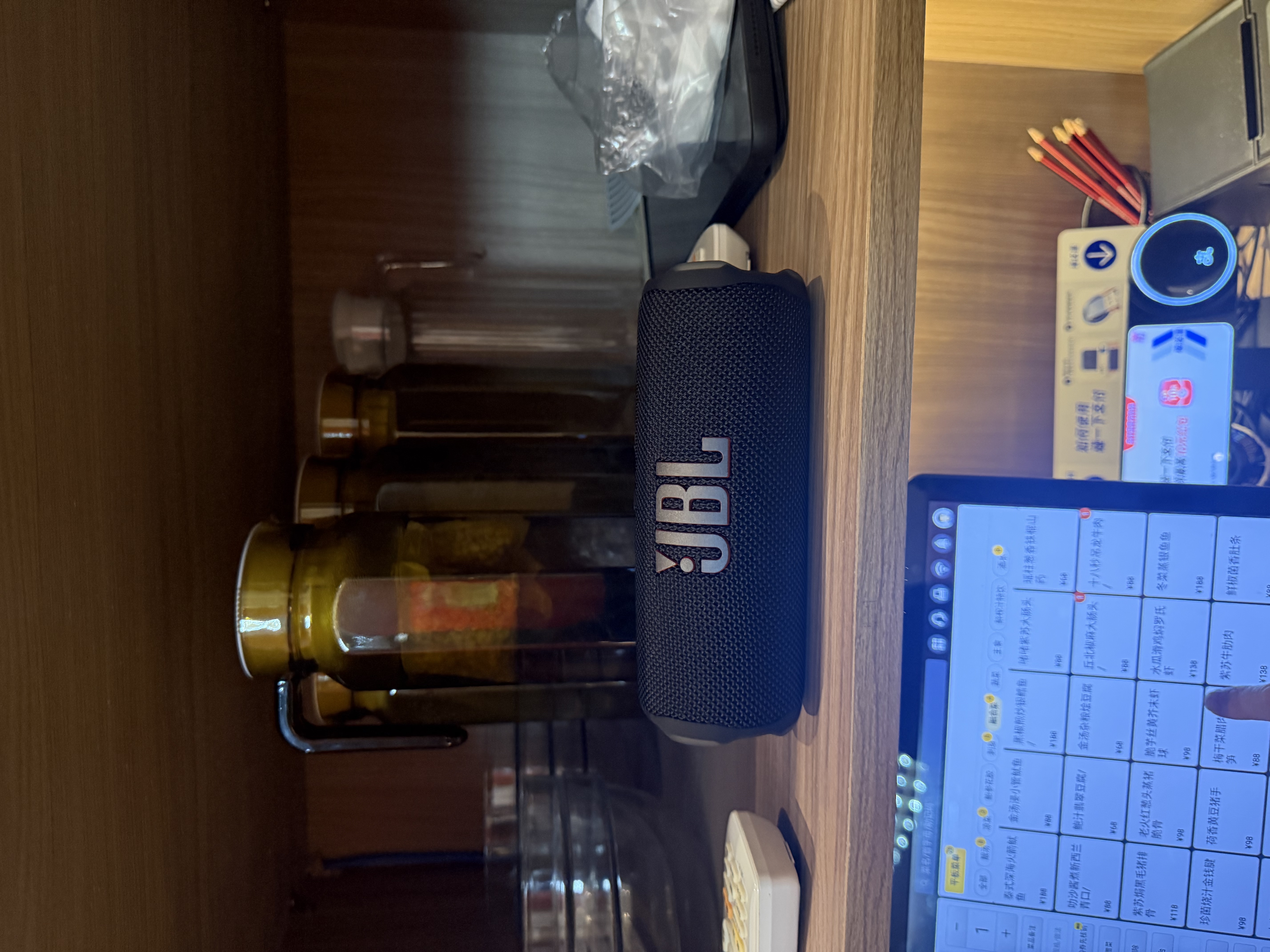 JBL FLIP7 音乐万花筒七代 便携式蓝牙音箱 防水防尘音响 运动出行 多台串联 中秋礼物推荐 深空黑 实拍图
