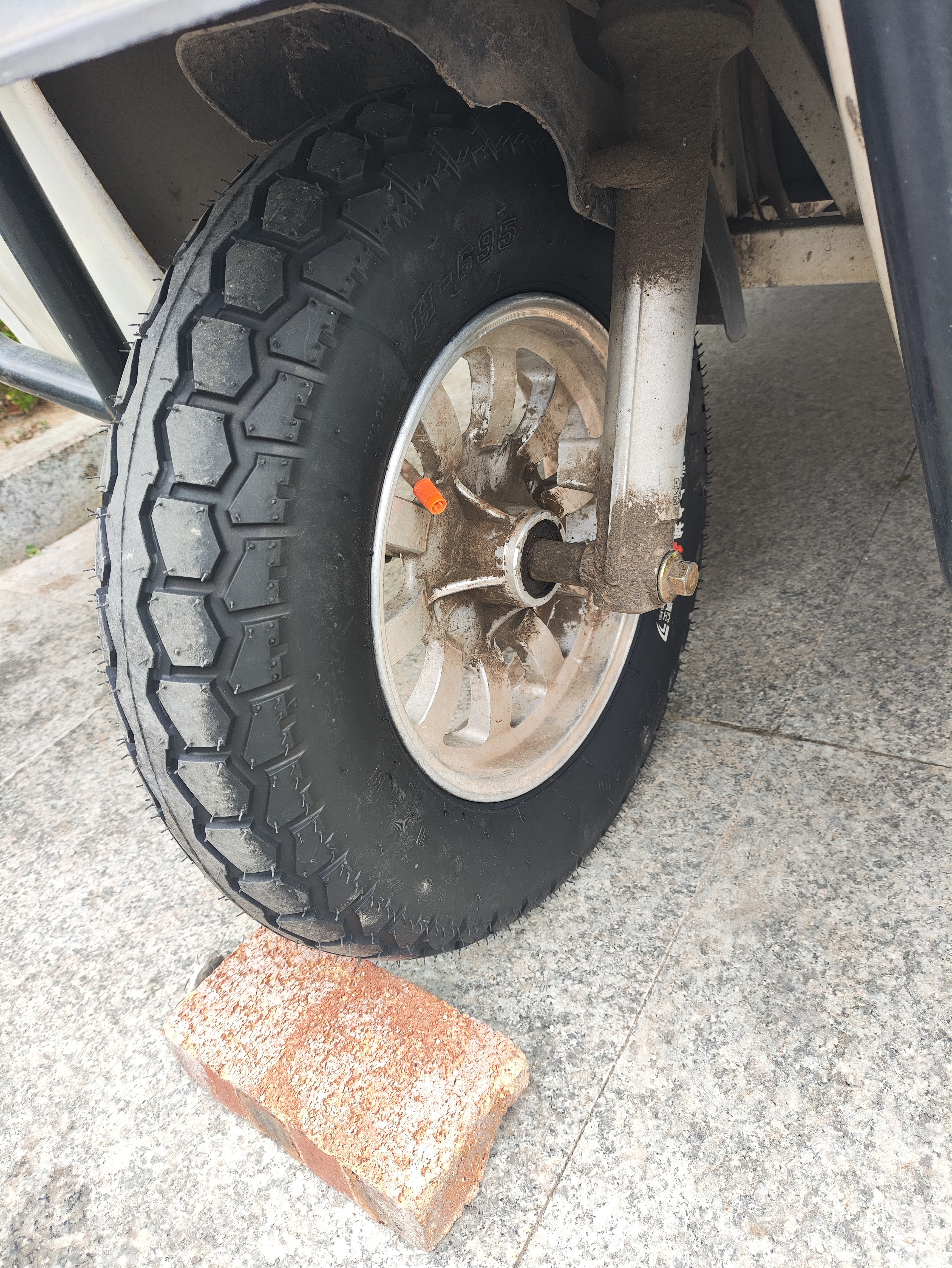 朝阳轮胎4.00-10电动车轮胎真空胎 大力神6层 三轮车轮胎 H-695 实拍图
