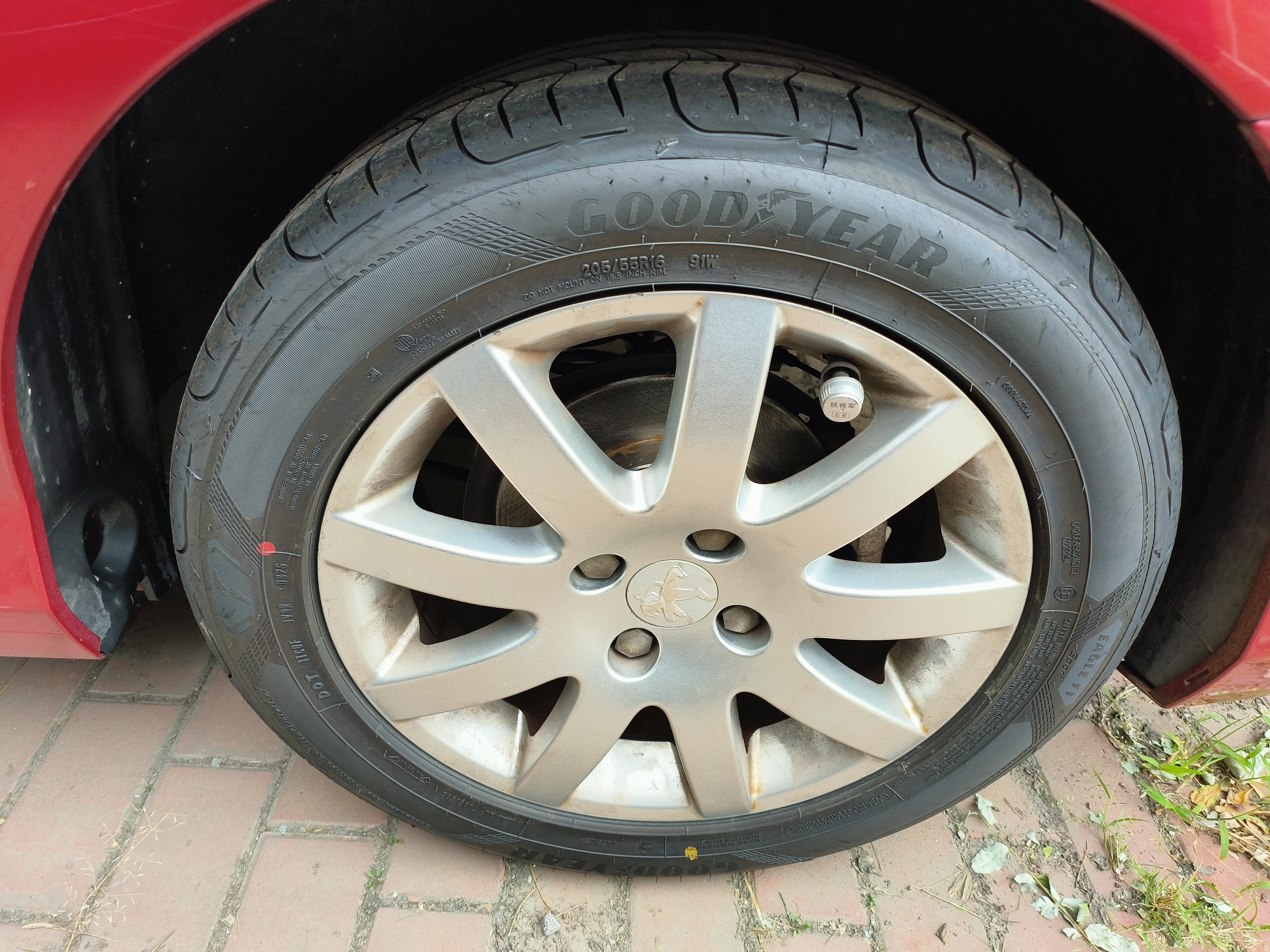 固特异（Goodyear）汽车轮胎 205/55R16 91W 鹰驰F1酷跑 适配 速腾/卡罗拉 御乘升级 实拍图