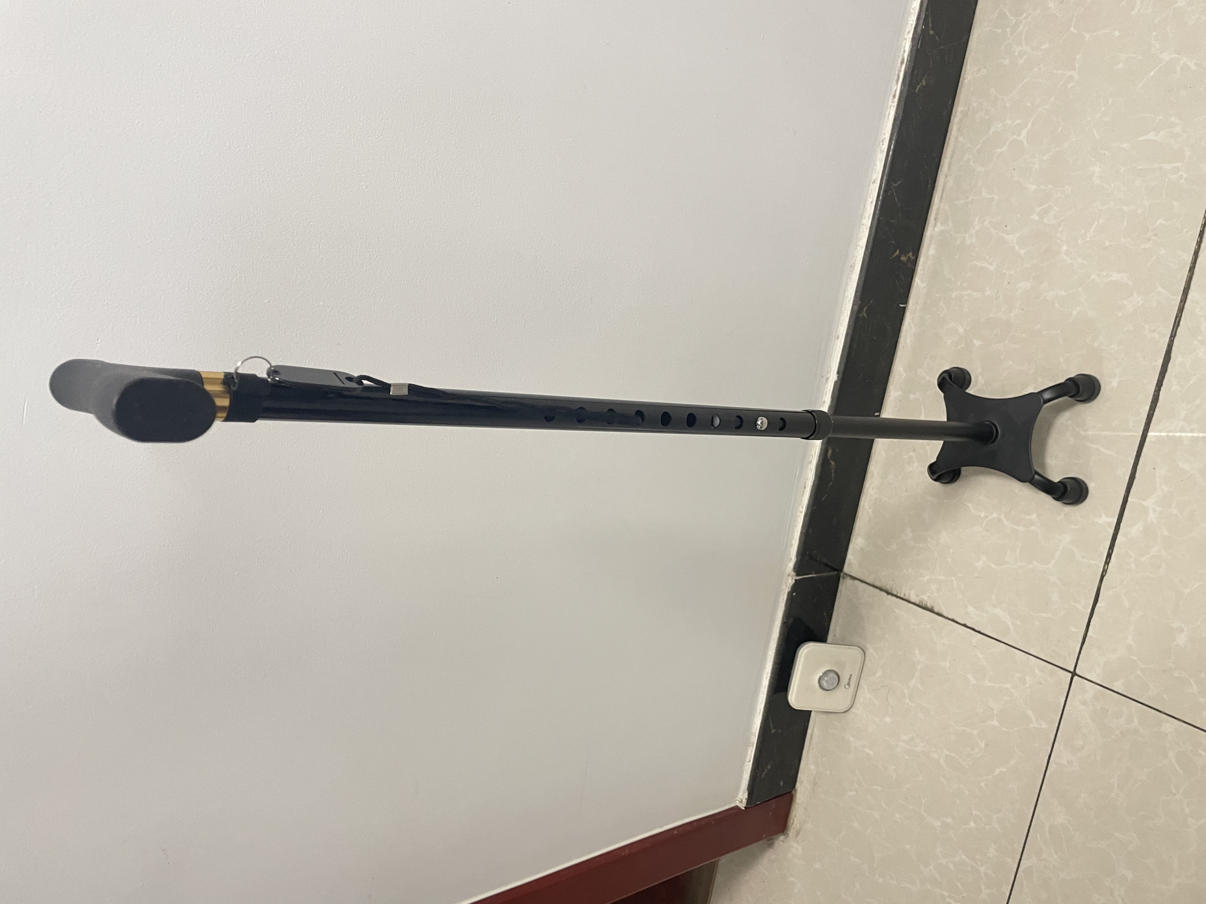 贝稳大四脚拐杖稳固防滑老年人专用拐棍可伸缩医用级超轻便携手杖手拐 实拍图
