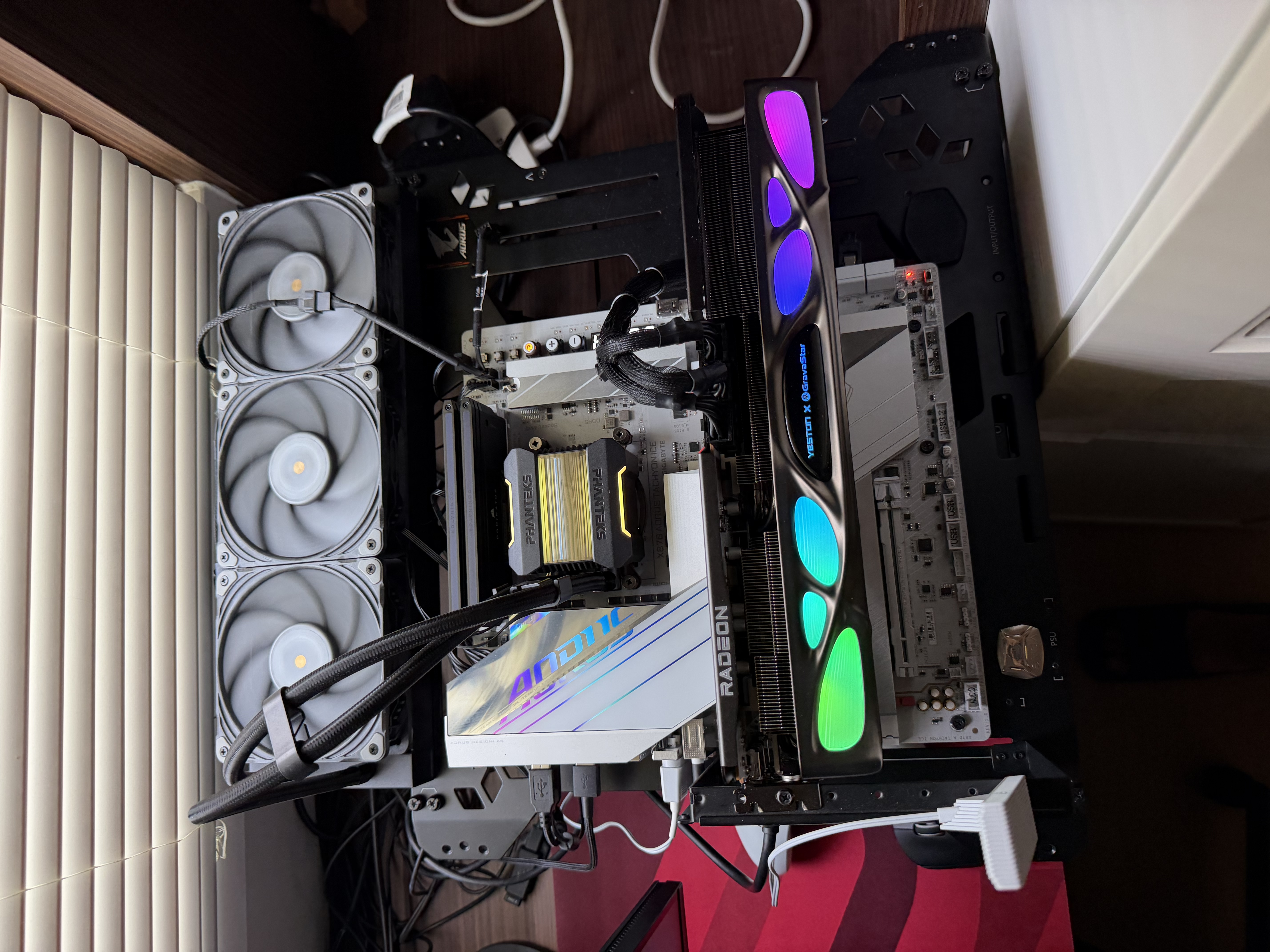 盈通（yeston）AMD RADEON RX 9070 XT 16G 重力星球联名 破茧Mercury Nova OC 直播AI设计OpenClaw游戏独立显卡 实拍图