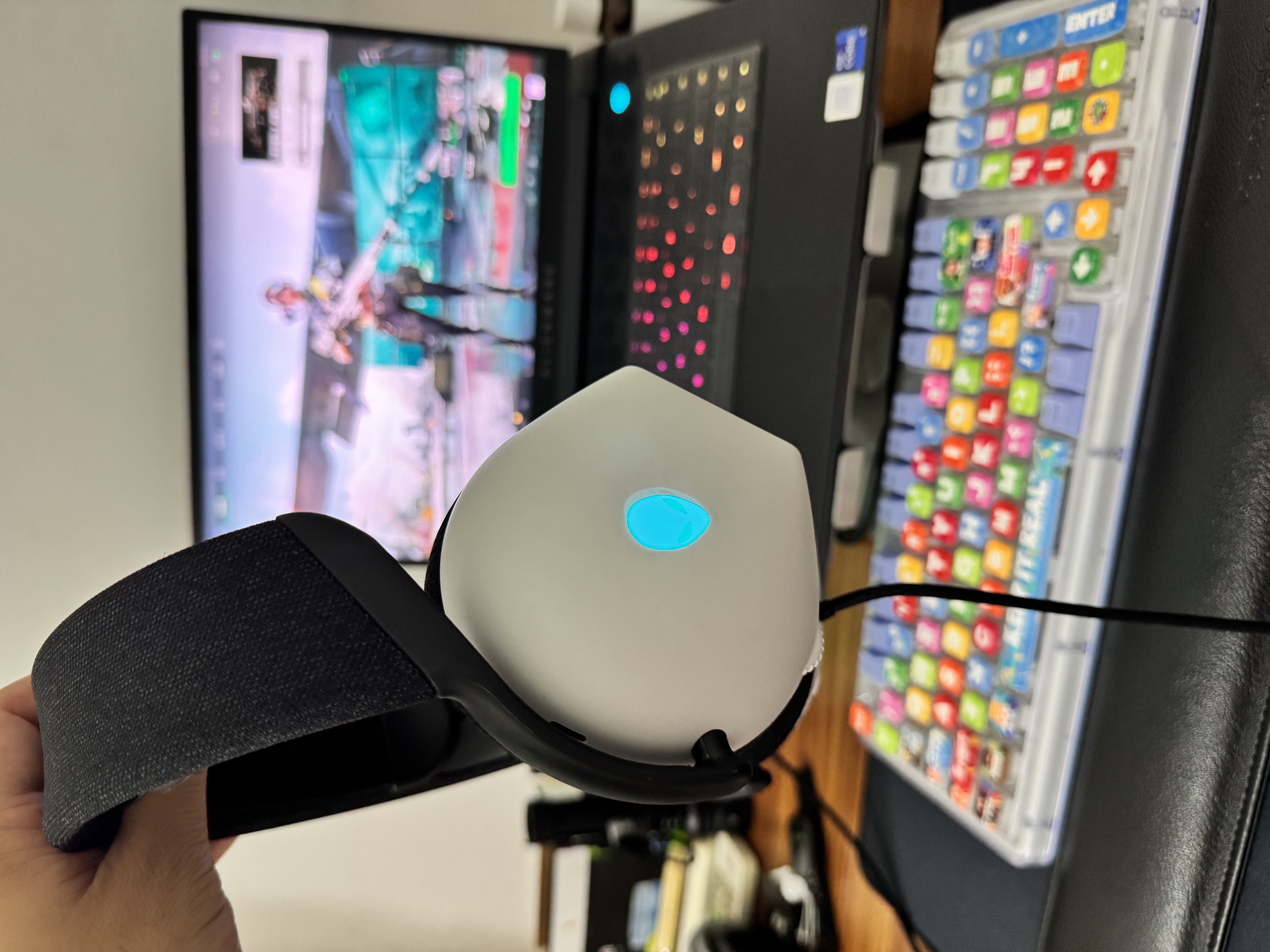外星人（Alienware）AW520H游戏耳机杜比全景声头戴式有线电竞耳机3A大作电影级音效Hi-Res金标认证外设节日礼物 白色 实拍图