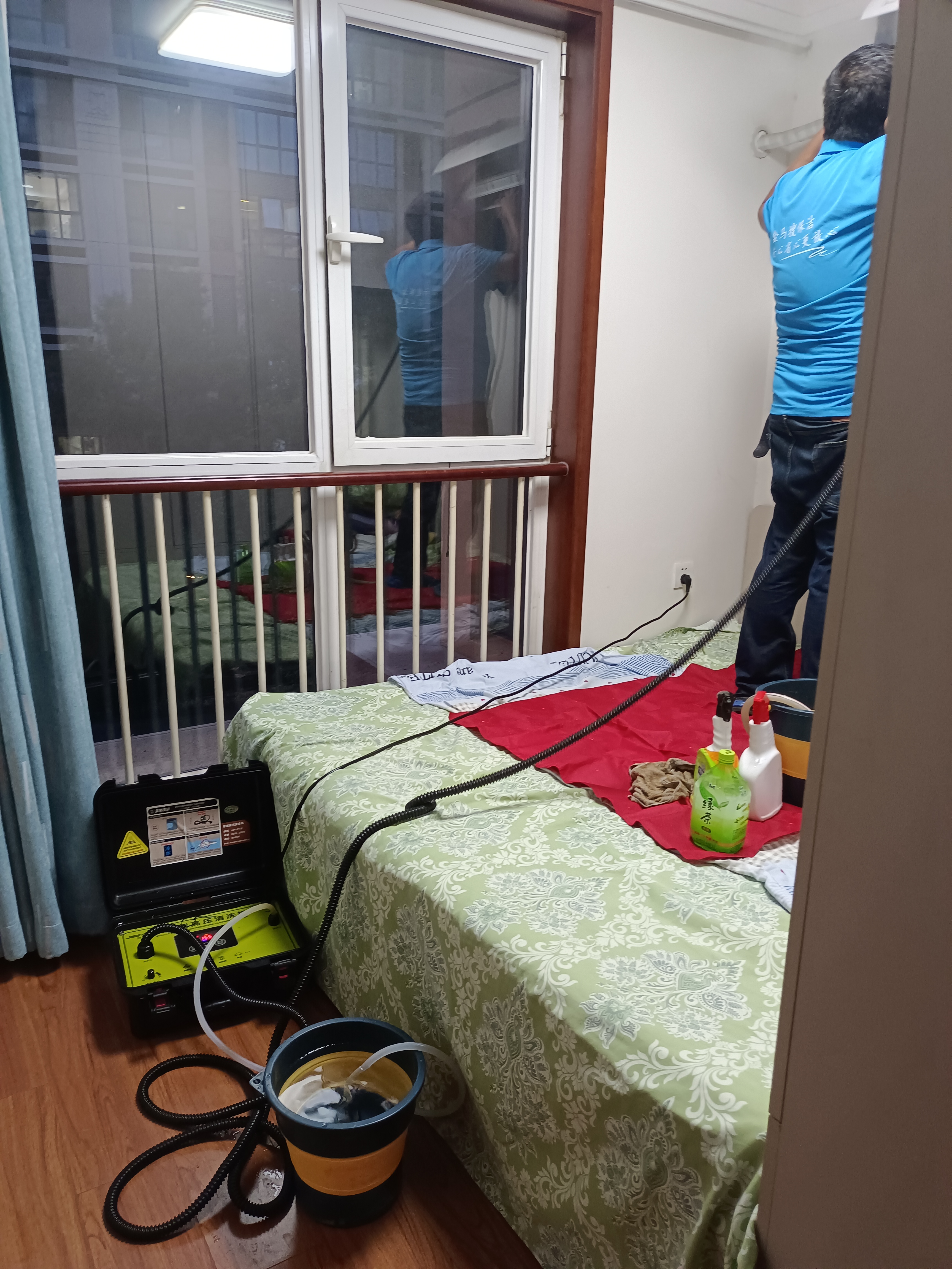 鲁班到家家电清洗 不限品牌 上门服务 清洁保养 空调拆洗 清洗套餐 空调挂机*3拆洗套餐 实拍图