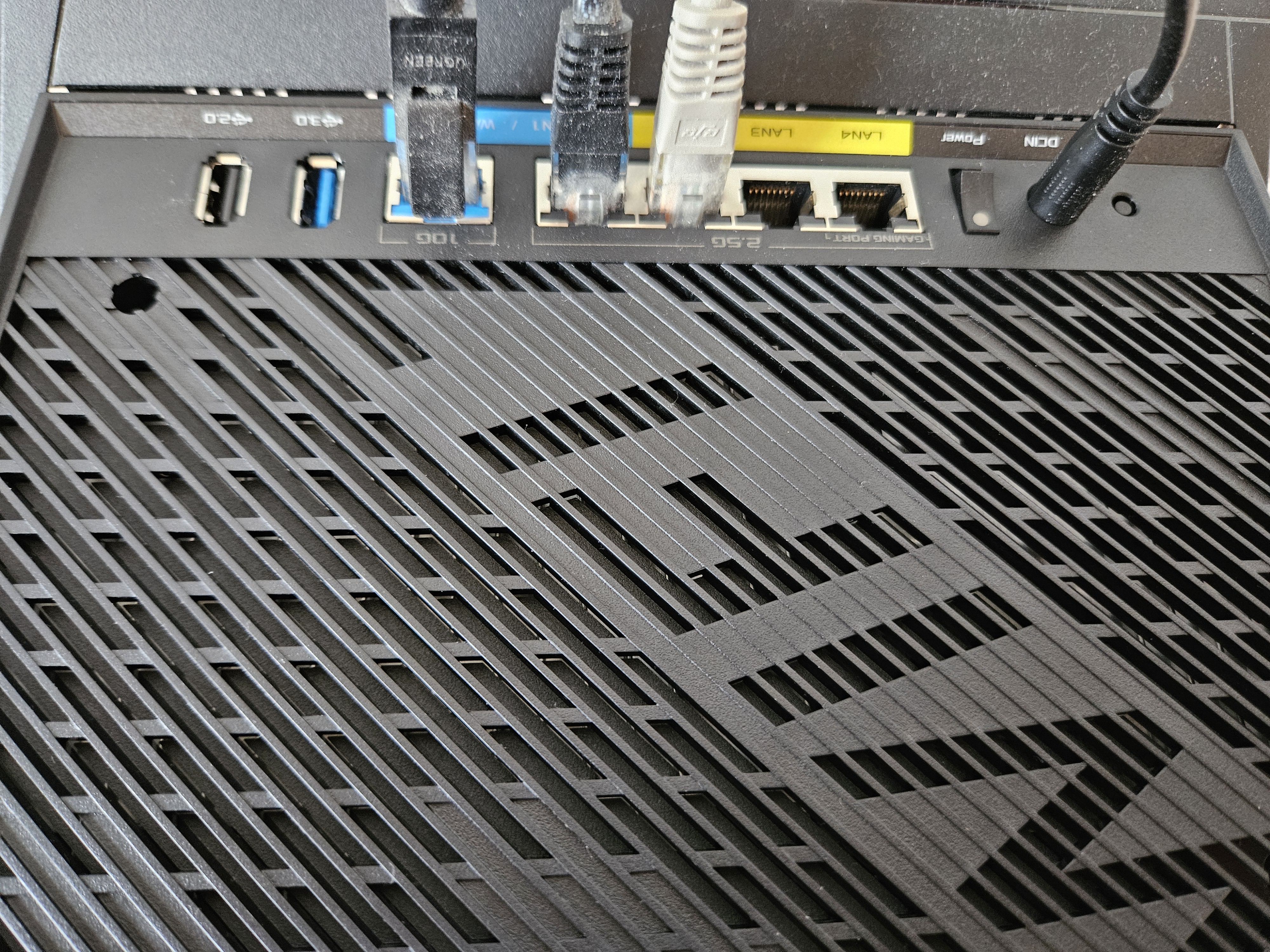 华硕（ASUS）RT-BE86UWiFi7路由器家用无线千兆电竞路由万兆口+4个2.5G口全屋信号增强放大器Aimesh随心组网 实拍图