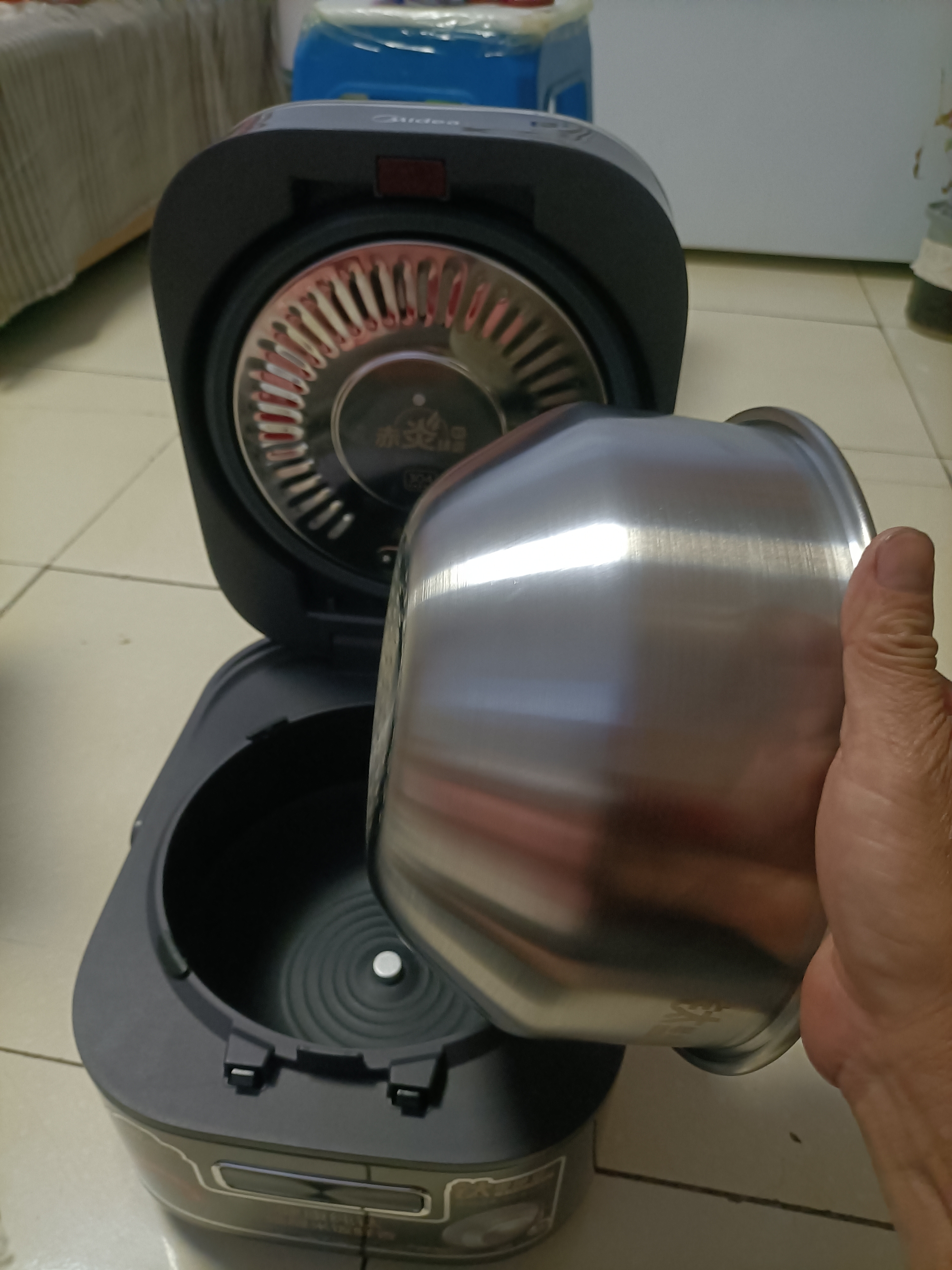美的（Midea）赤炎纯钛0涂层电饭煲4L家用3-4人电饭锅IH上下双热源煮小米粥电磁加热钛釜系列EFB4028H品牌官方 实拍图