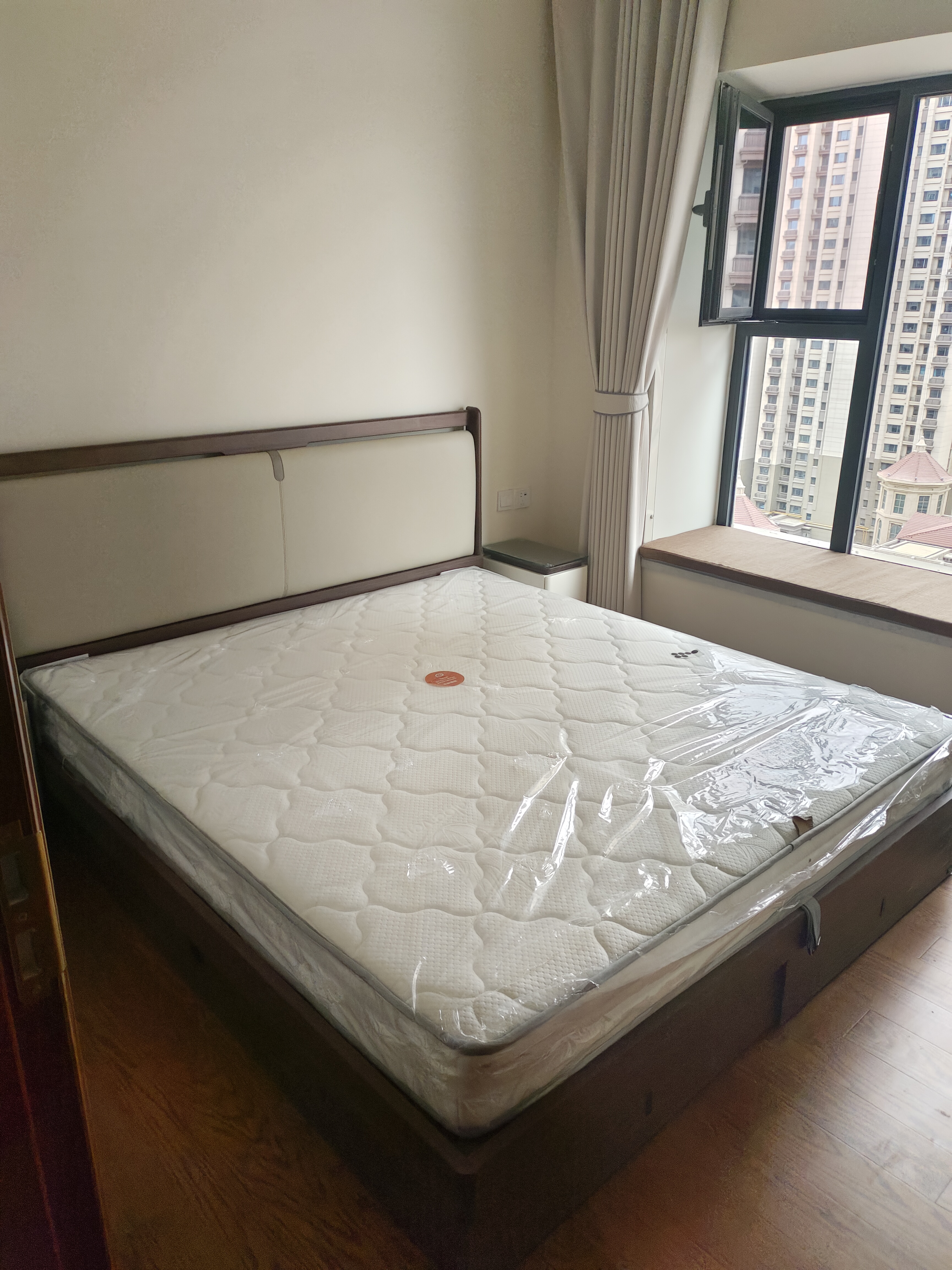 全友家居 新中式皮艺软包床1.8米x2米卧室双人大床实木床脚原木风婚床 实拍图