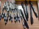 晨光(M&G)文具K35/0.5mm黑色中性笔 经典按动子弹头签字笔 白色笔杆水笔 12支/盒AGPK3512开学必备 实拍图