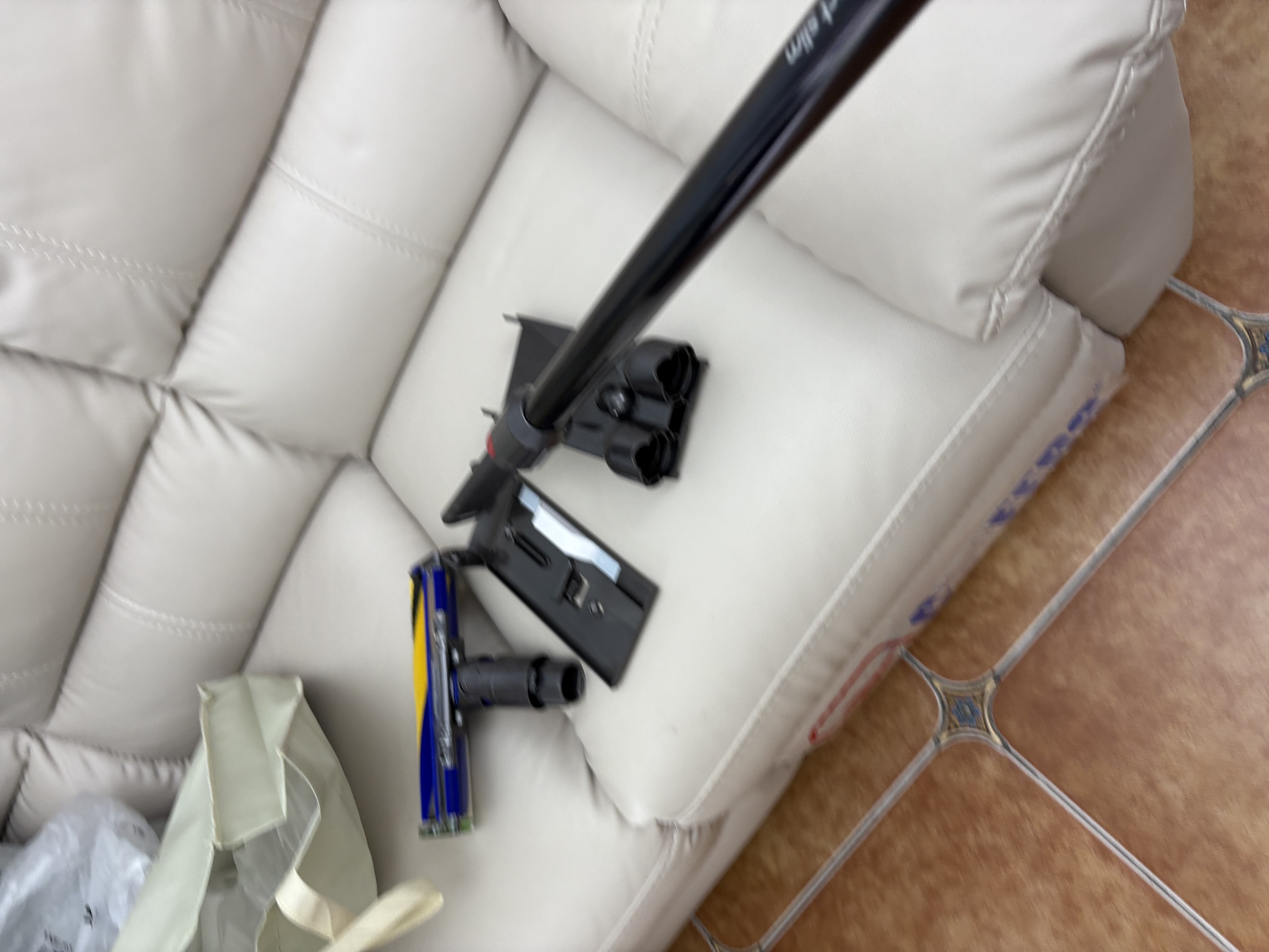 戴森（DYSON）V12 DetectSlimFluffy 两年质保家用手持无线除螨车载宠物吸尘器显尘大吸力吸猫毛神器礼物推荐 实拍图