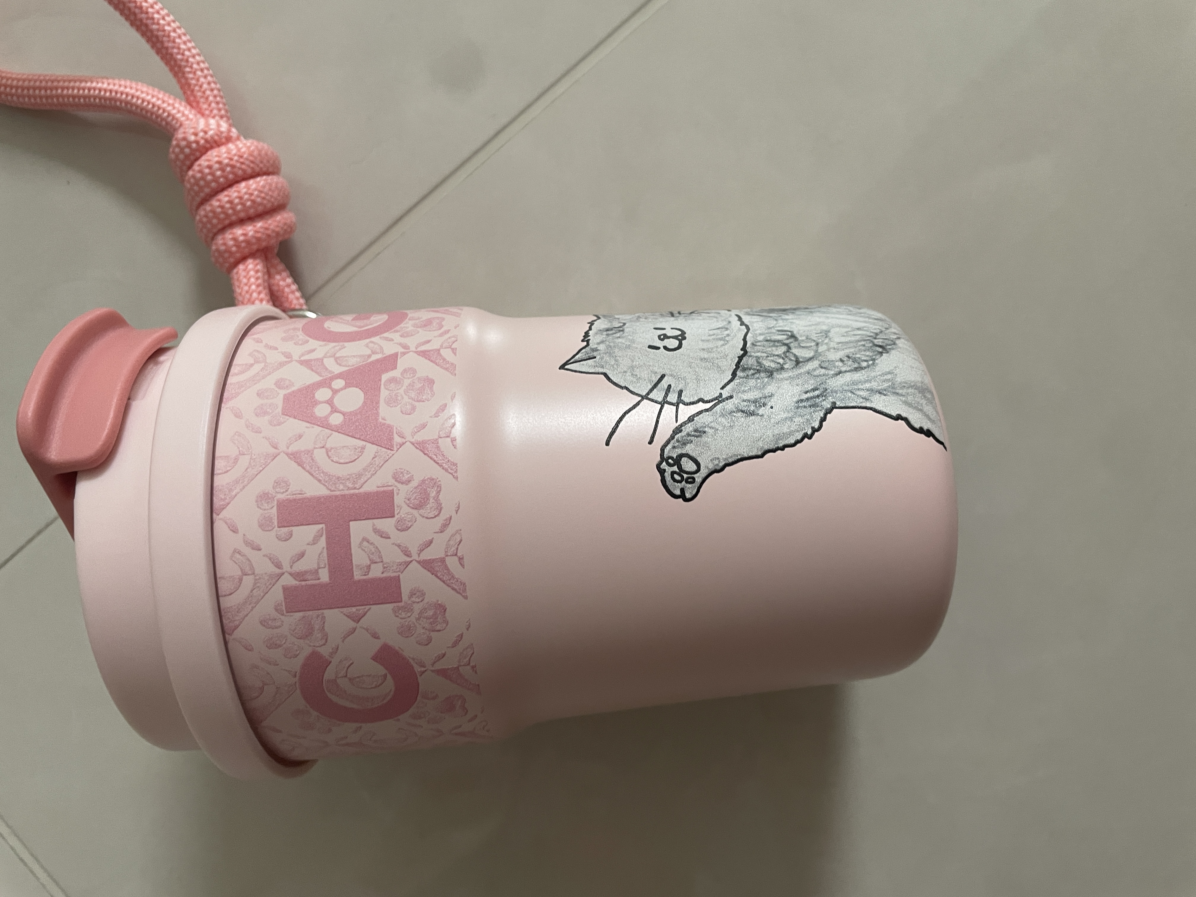 霸王茶姬（CHAGEE）保温杯316不锈钢咖啡吸管杯冰水杯子生日礼物萌宠泡泡杯田园猫 实拍图