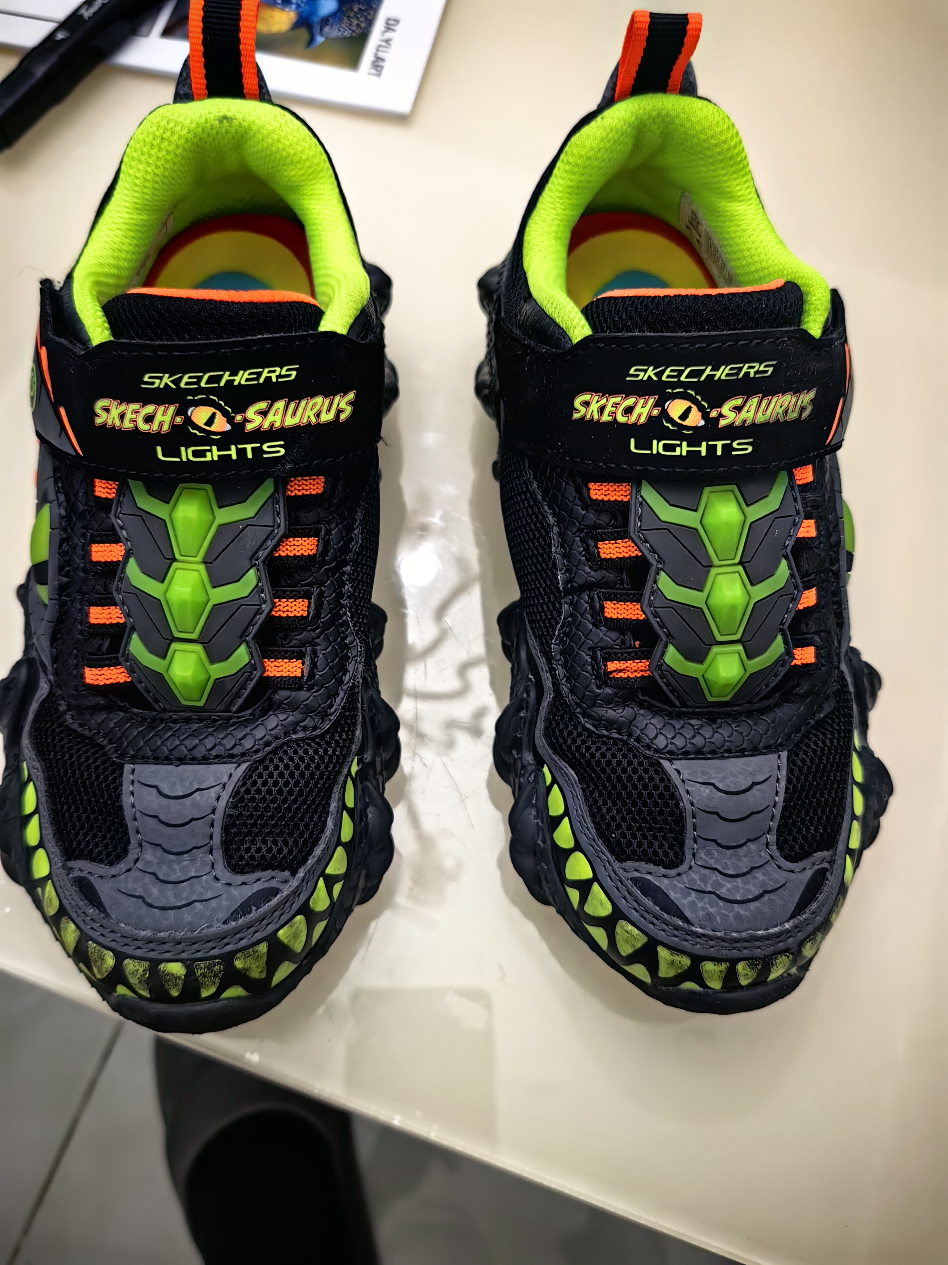 Skechers斯凯奇自营男中大童怪兽魔术贴闪灯男童运动鞋儿童跑步鞋400112L 实拍图