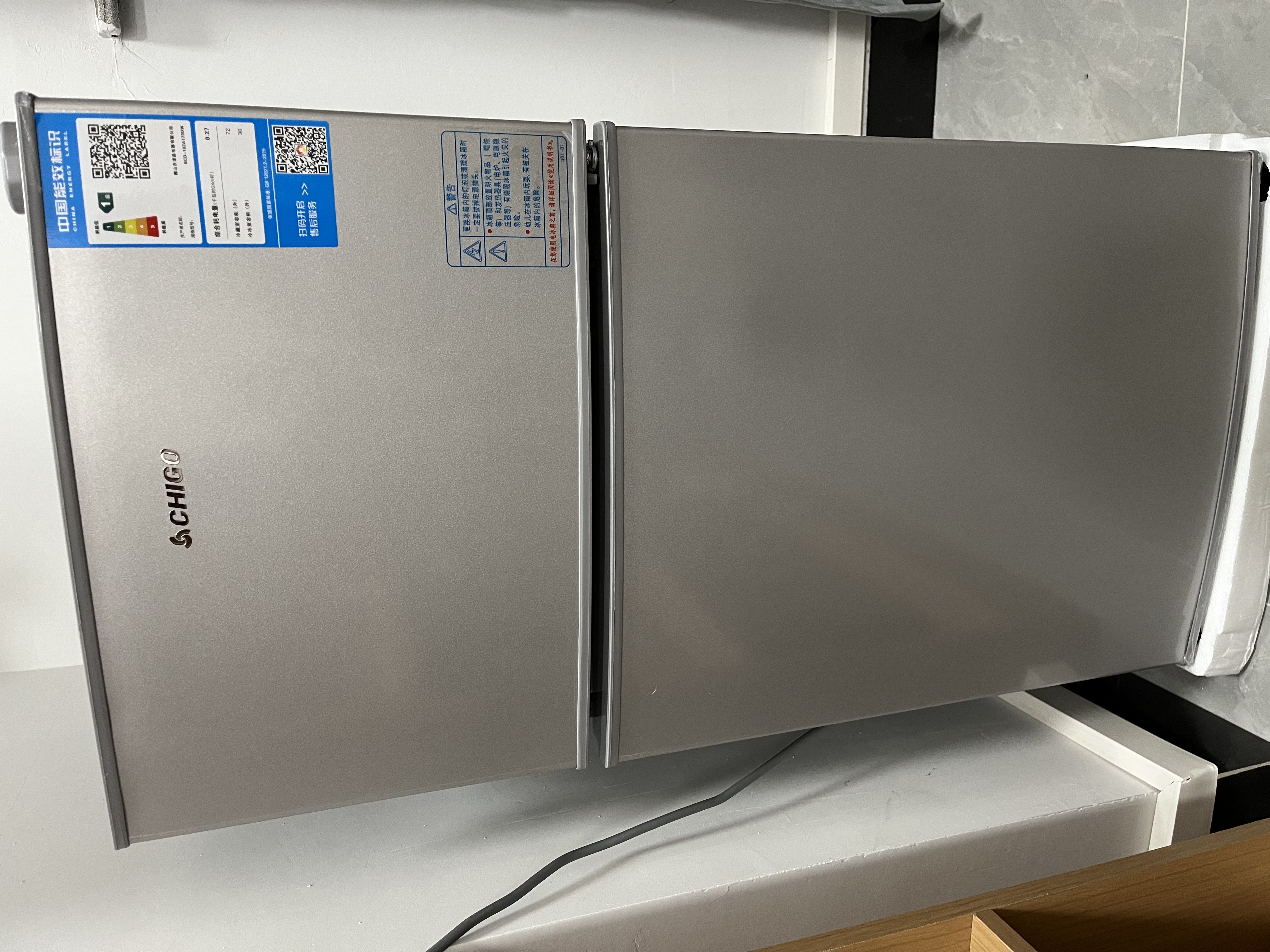 志高（CHIGO）小冰箱迷你小型家用冷藏冷冻两用宿舍出租房用双门办公室电冰箱节能省电 【一级能效】98L银色【全国联保丨节能省电】 实拍图