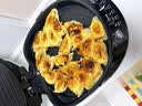 美的（Midea）电饼铛 双面加热 家用煎饼煎烤机烙饼锅 加大加深烤肉电煎锅火力可调电饼档JKC30J58 实拍图