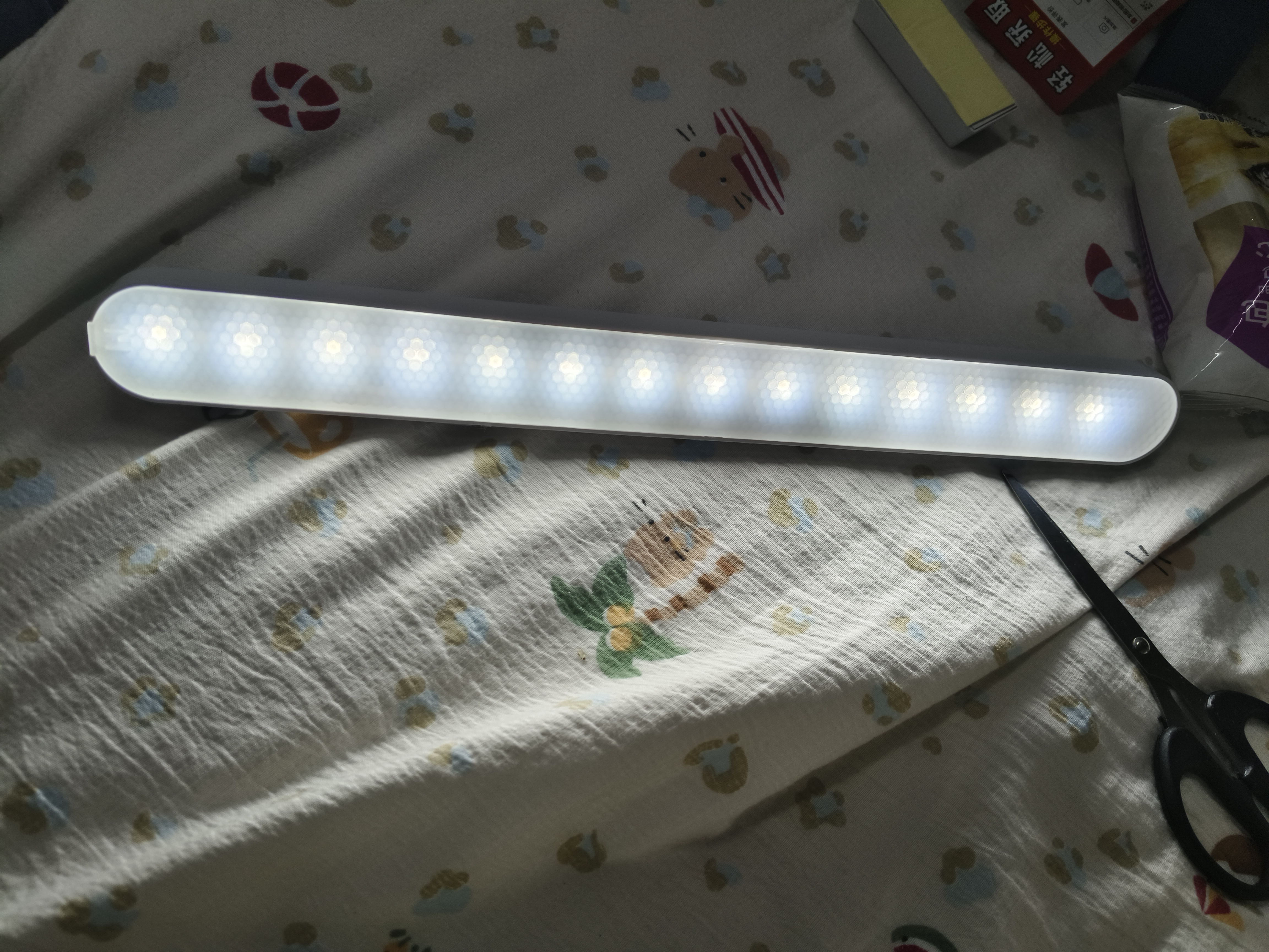护眼灯学生宿舍led台灯充插两用卧室床头书桌学习专用磁吸酷毙灯 D505充电款 实拍图