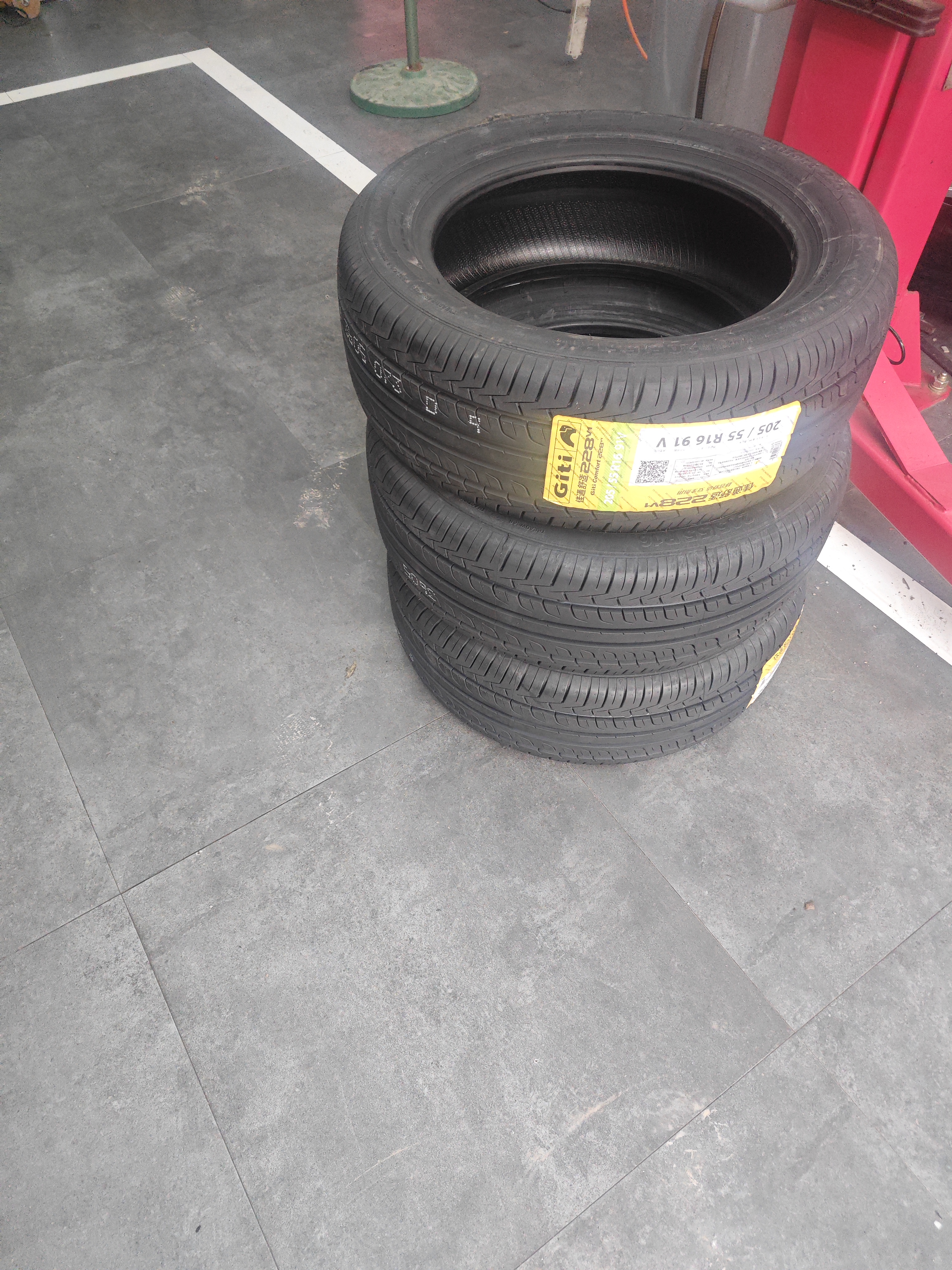 佳通轮胎(Giti)轮胎205/55R16 91V  228v1 原配吉利帝豪 适配 速腾/宝来 实拍图