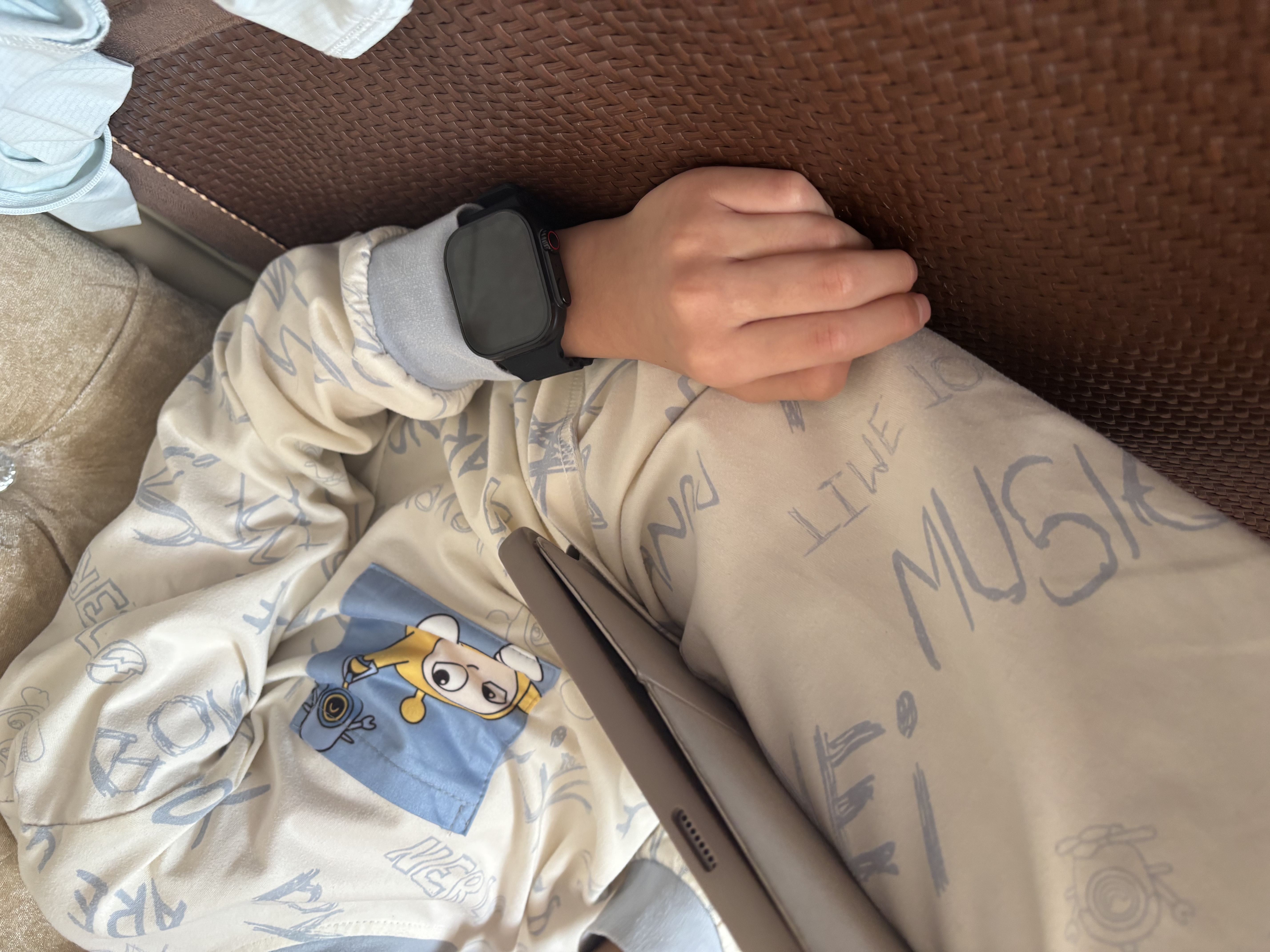 华吟儿童腕表小学初高中生全网通防水GPS定位可插卡专为电话5G4G手表 旗舰白丨双摄+微抖+监管下载WiFi 实拍图