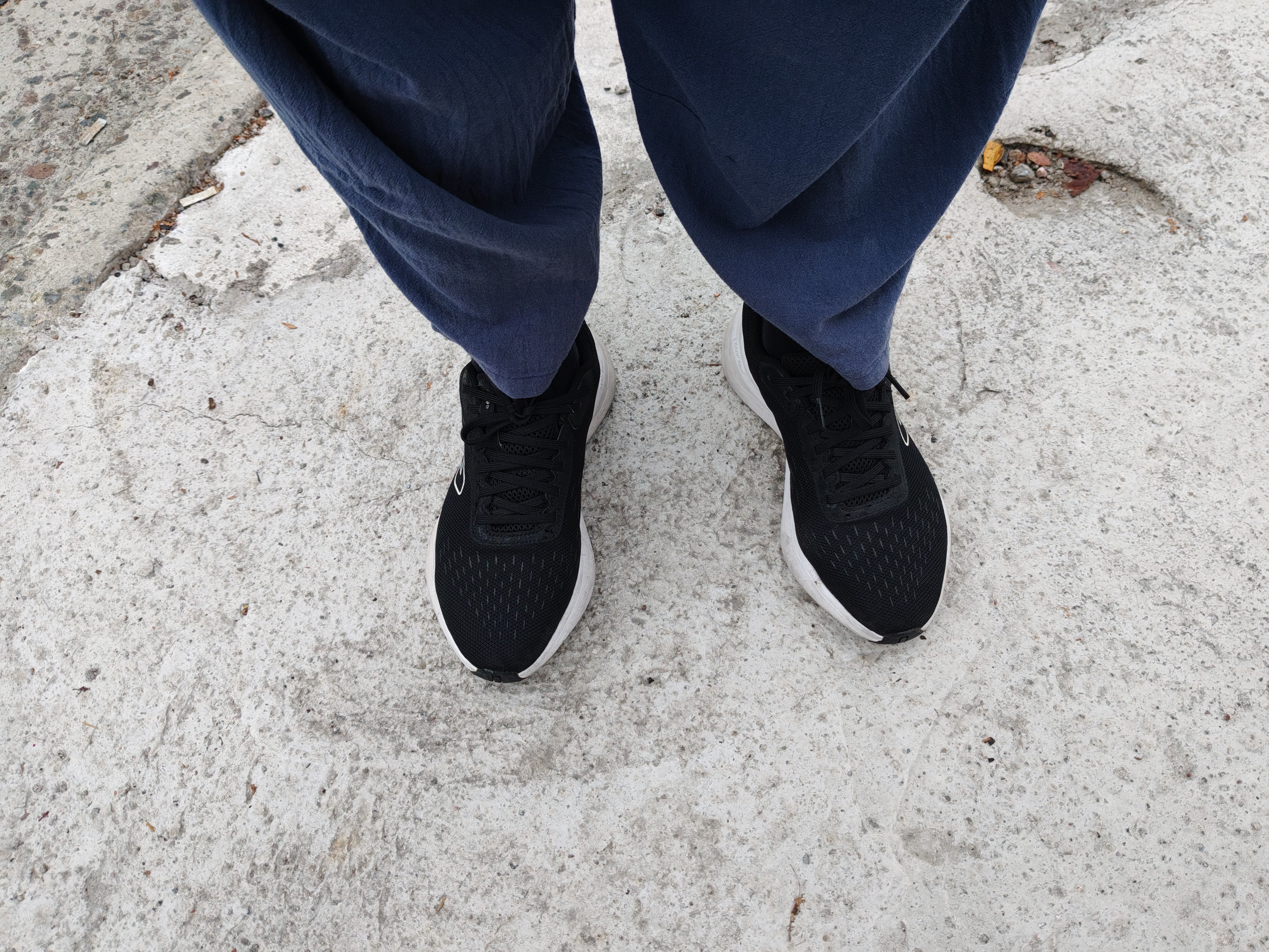 迪卡侬（DECATHLON）运动鞋男鞋春节透气轻便缓震回弹防滑耐磨鞋子跑步鞋ACTIVE GRIP 黑灰【CS缓震+抓地升级】 42 实拍图