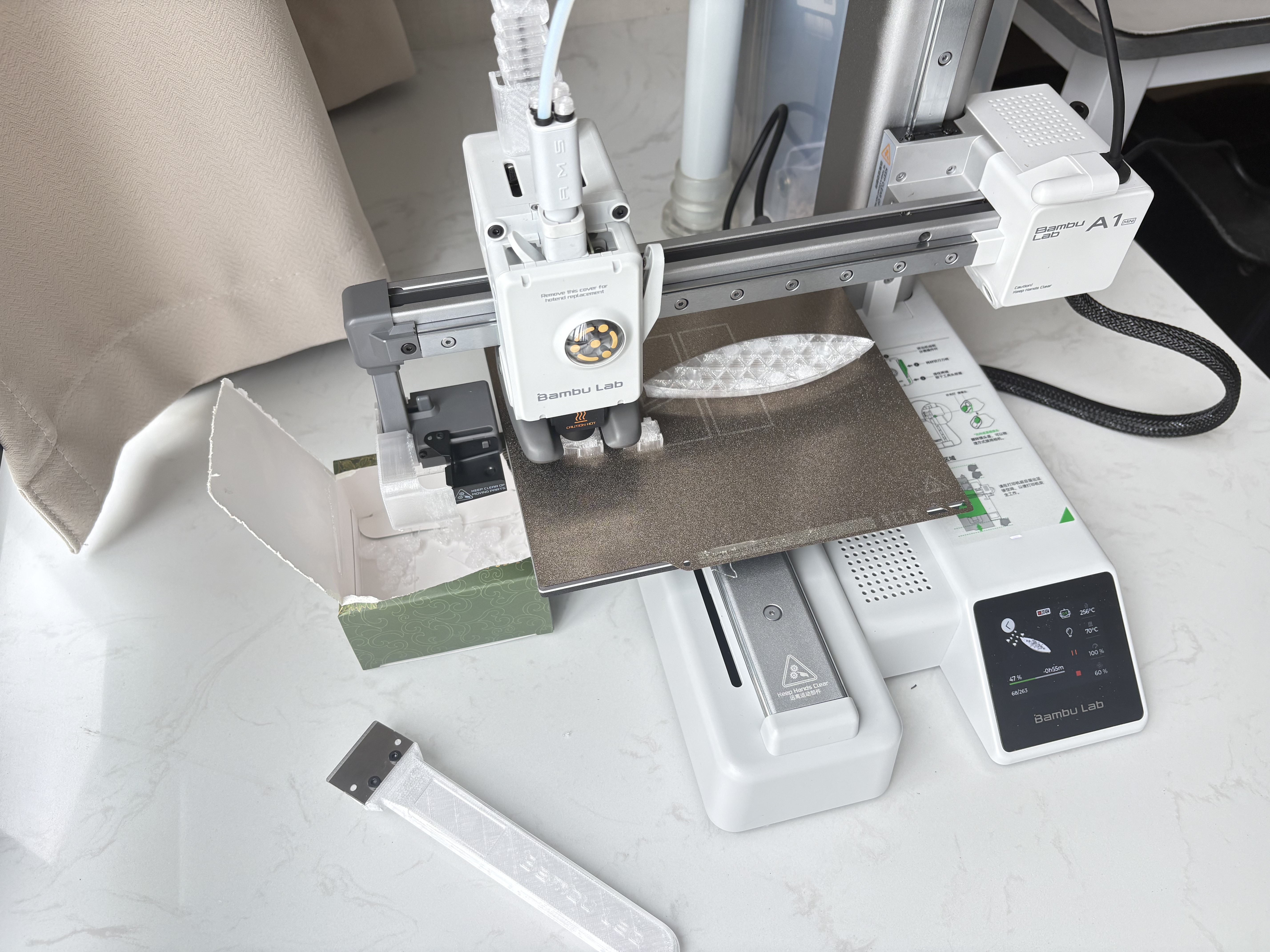 拓竹A1mini 3D打印机学生新手友好 儿童教育 桌面家用FDM 全自动调平多色高速 A1 mini 单机【大陆版】 实拍图