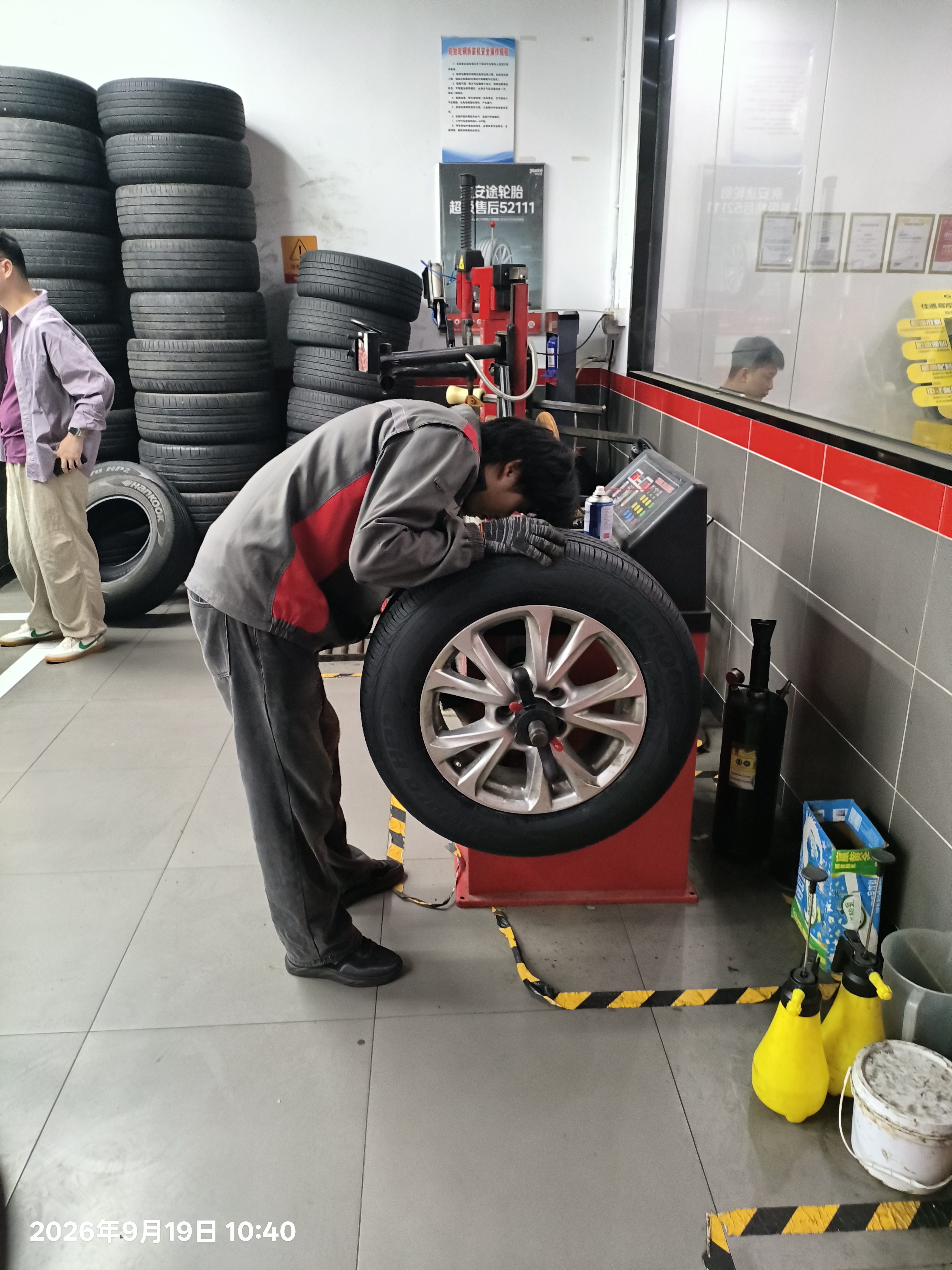 韩泰（Hankook）汽车轮胎 225/65R17 102H RA33 原配CX4 适配哈佛H6/哈佛M6 实拍图